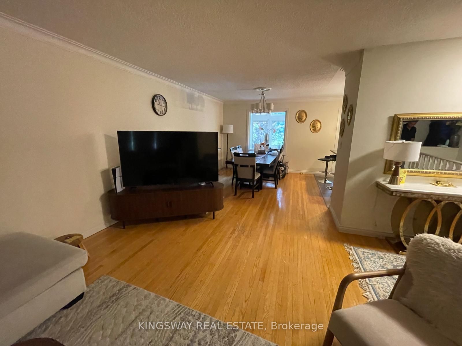 16 Plainsman Road, Mississauga, ON L5N 1C5 photo 5