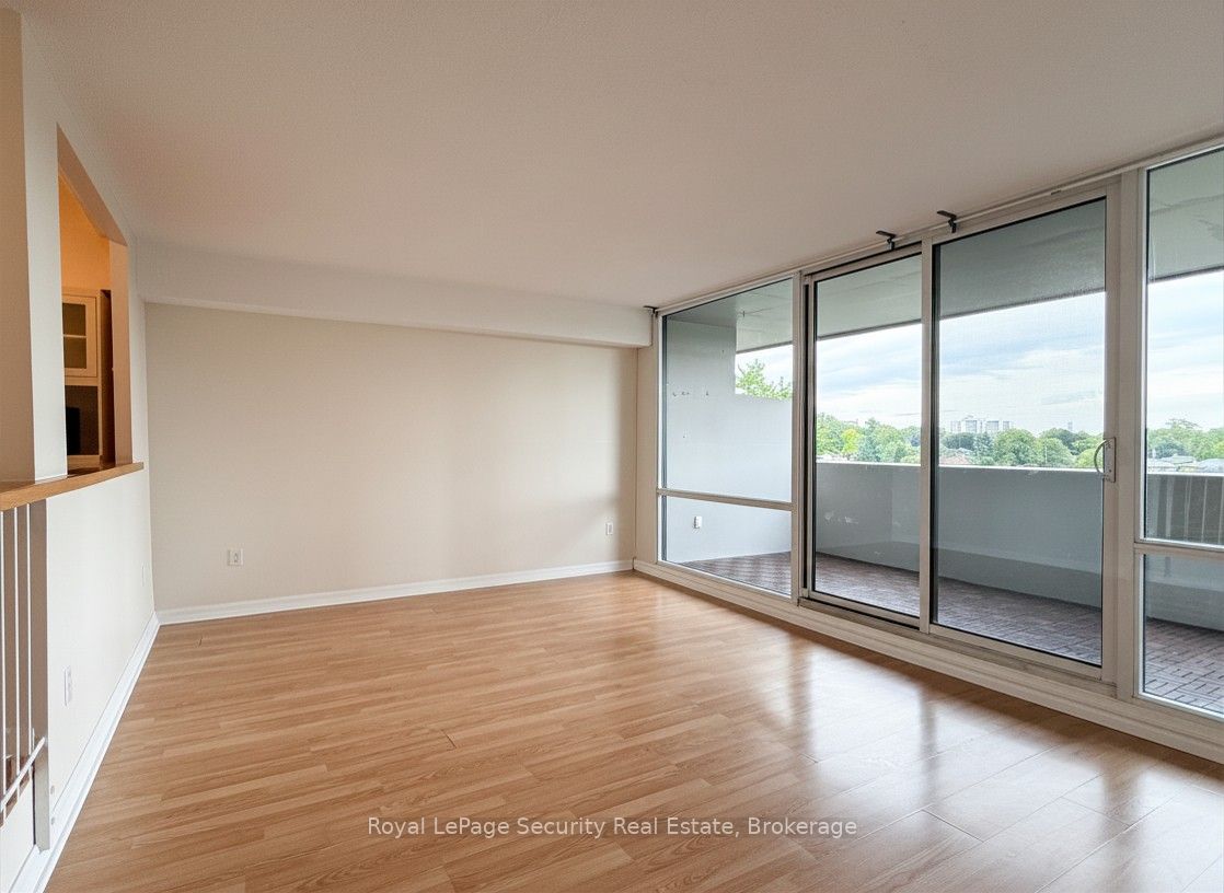 260 Scarlett Road 608, Toronto, ON M6N 4X6 photo 4