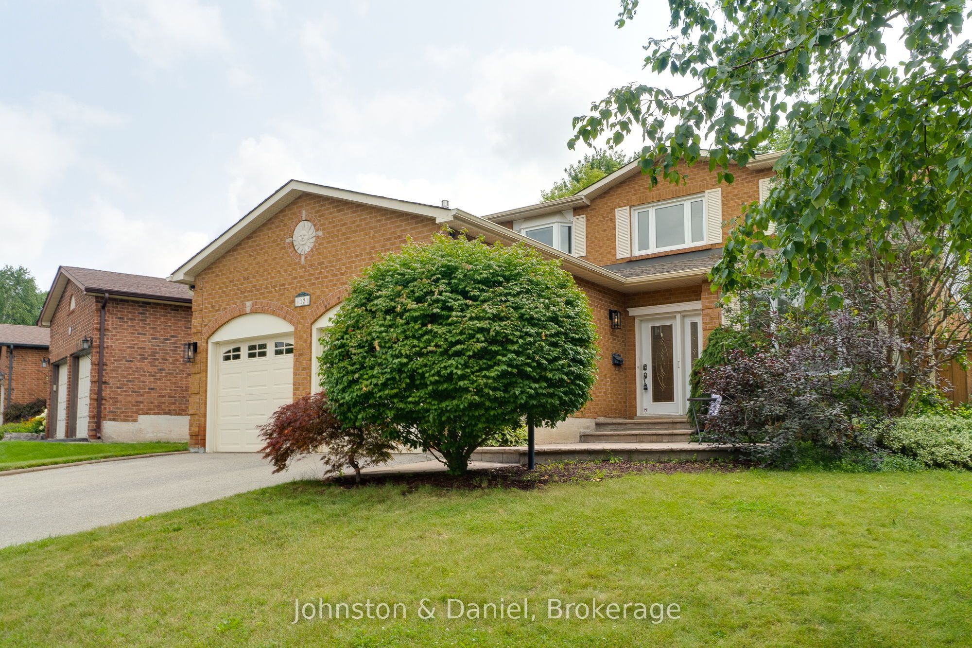 12 Jason Crescent, Halton Hills, ON L7G 4Z4 photo 2
