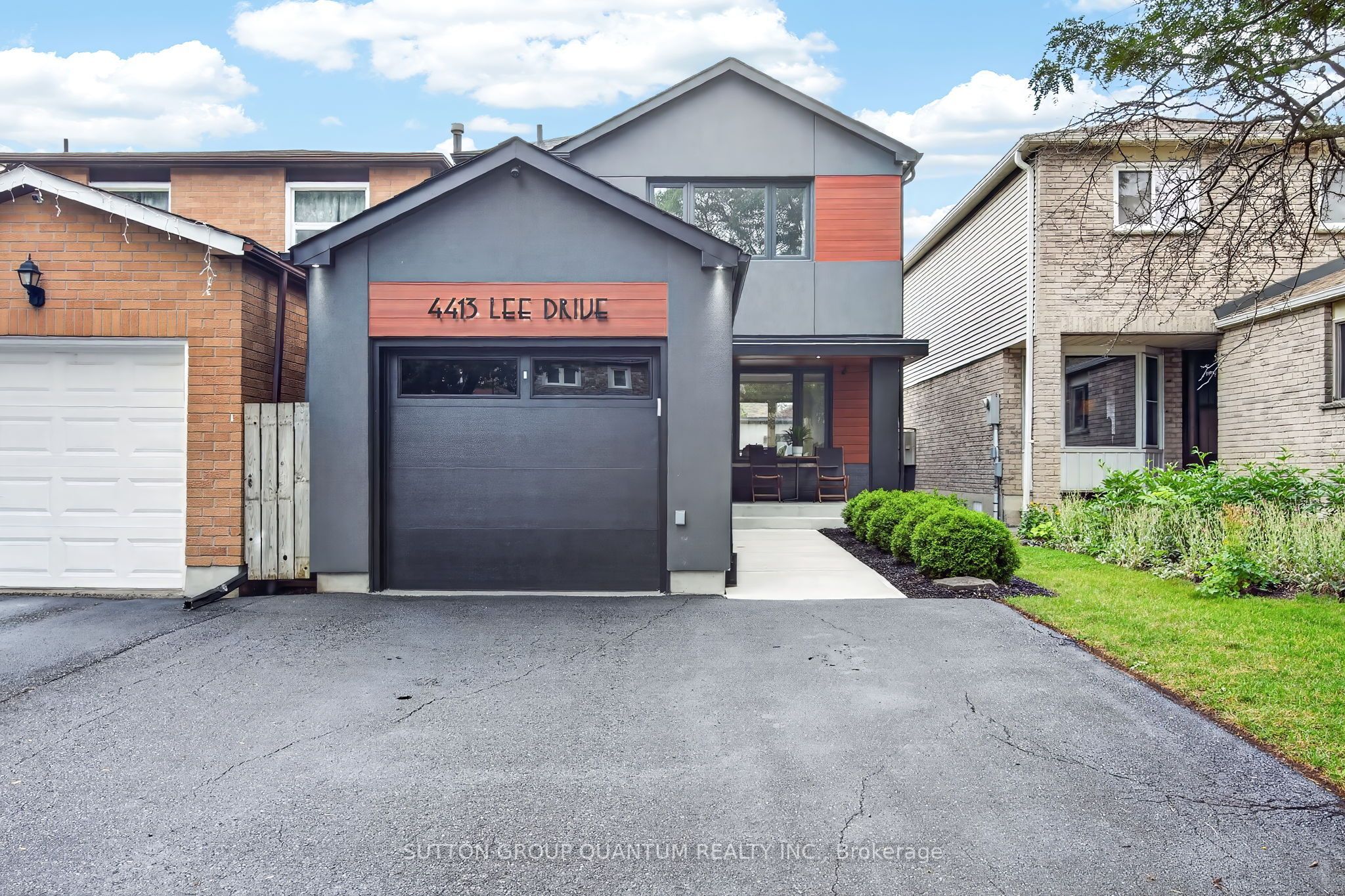 4413 Lee Drive, Mississauga, ON L4W 4A9