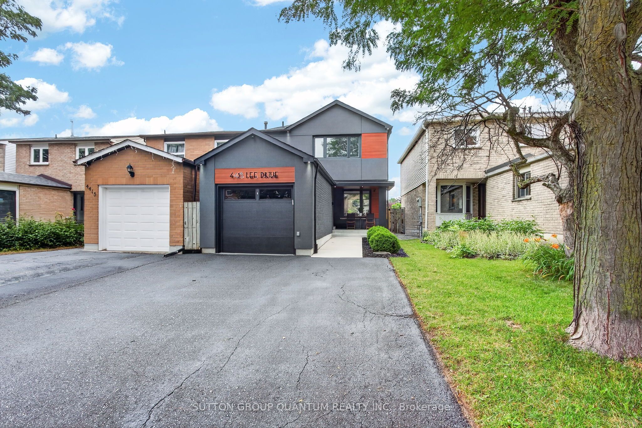 4413 Lee Drive, Mississauga, ON L4W 4A9 photo 2