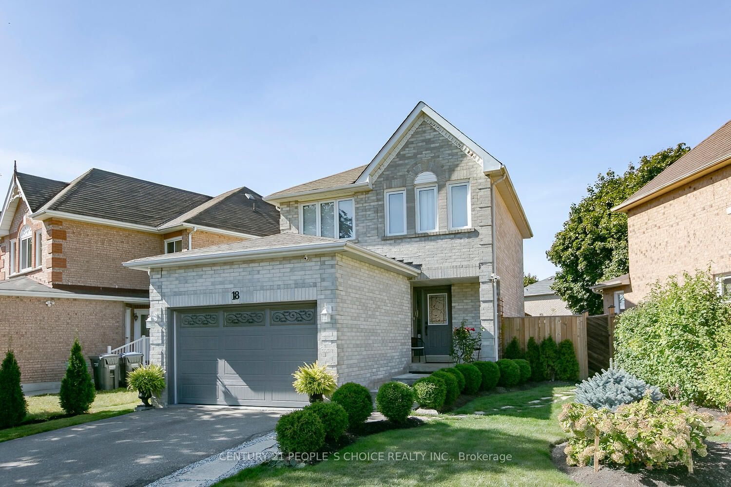 18 Hood Crescent, Brampton, ON L6Y 4S6 photo 2