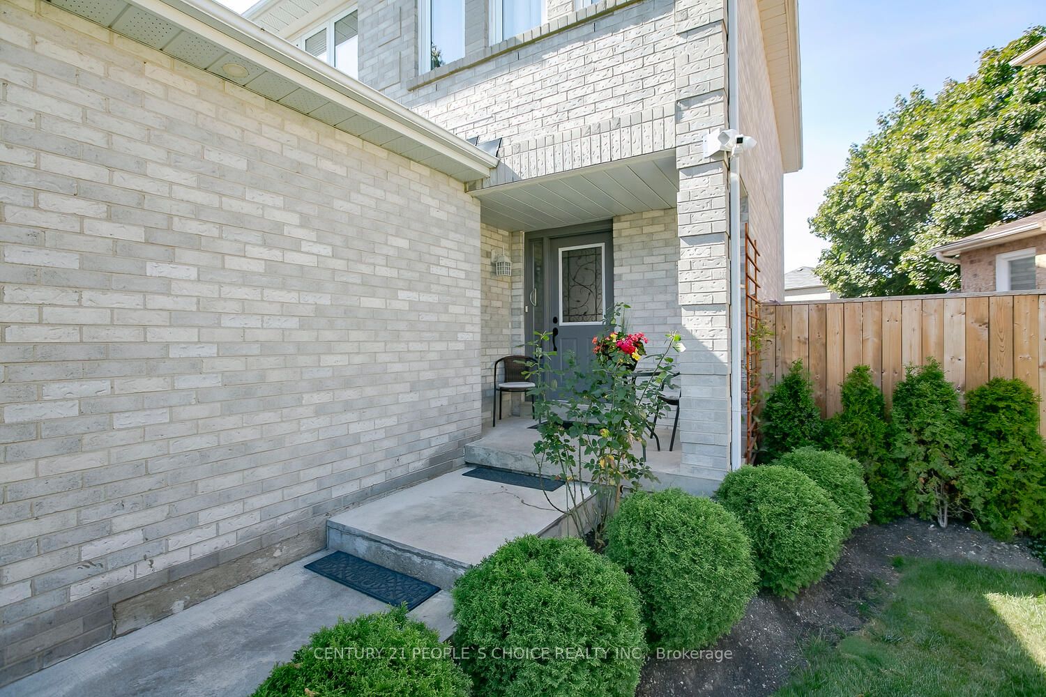 18 Hood Crescent, Brampton, ON L6Y 4S6 photo 3