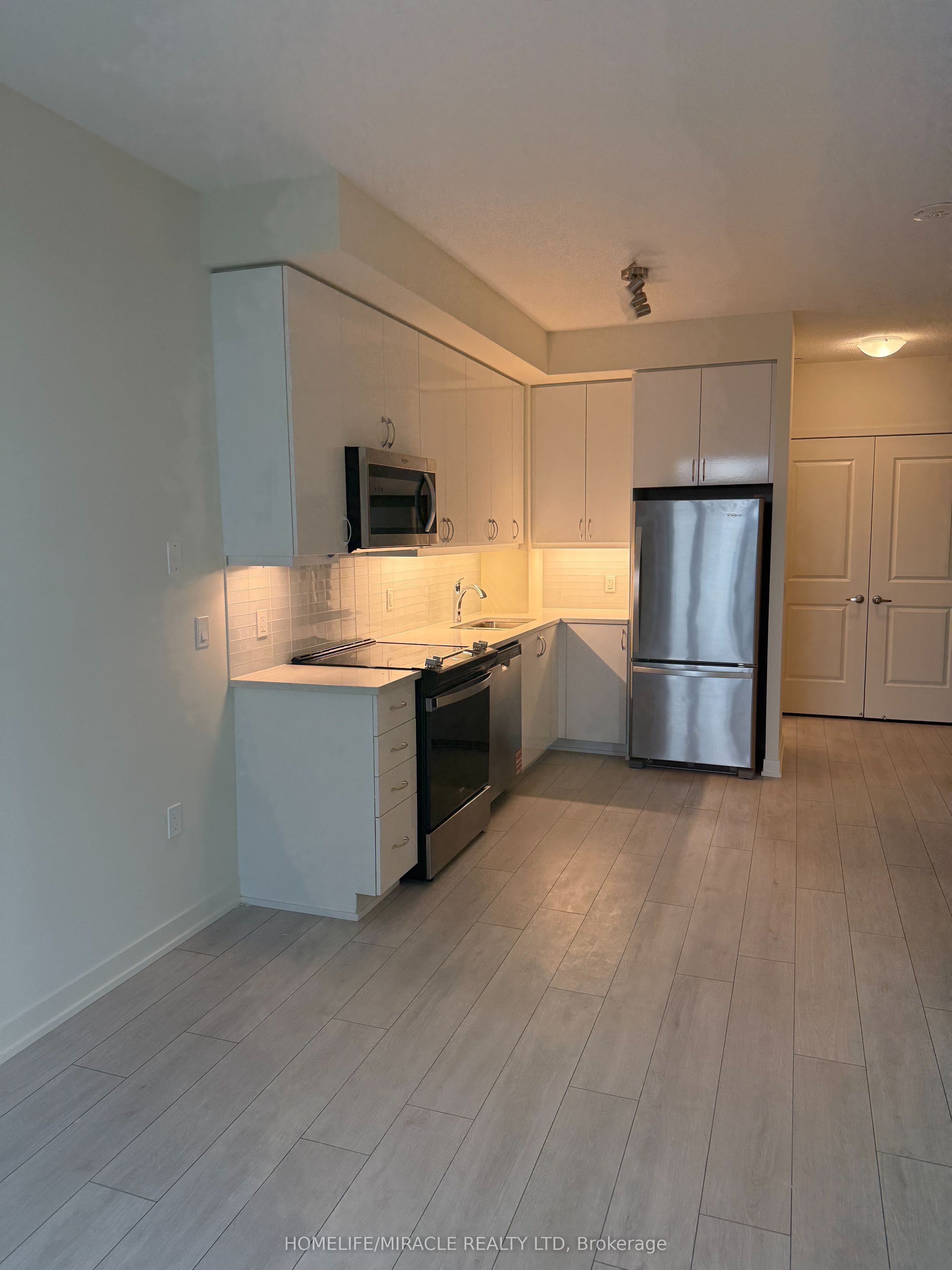 38 Annie Craig Drive 3112, Toronto, ON M8V 0G9 photo 2