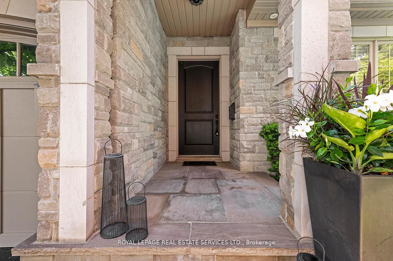 24 Jopling Avenue N, Toronto, ON M9B 4E7 photo 4