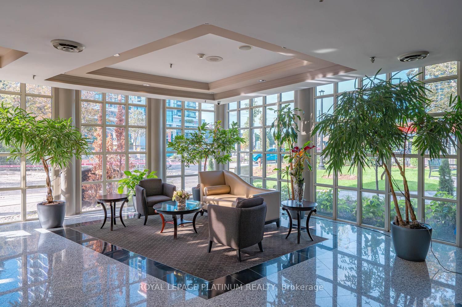 50 Eglinton Avenue 708, Mississauga, ON L5R 3P5 photo 4