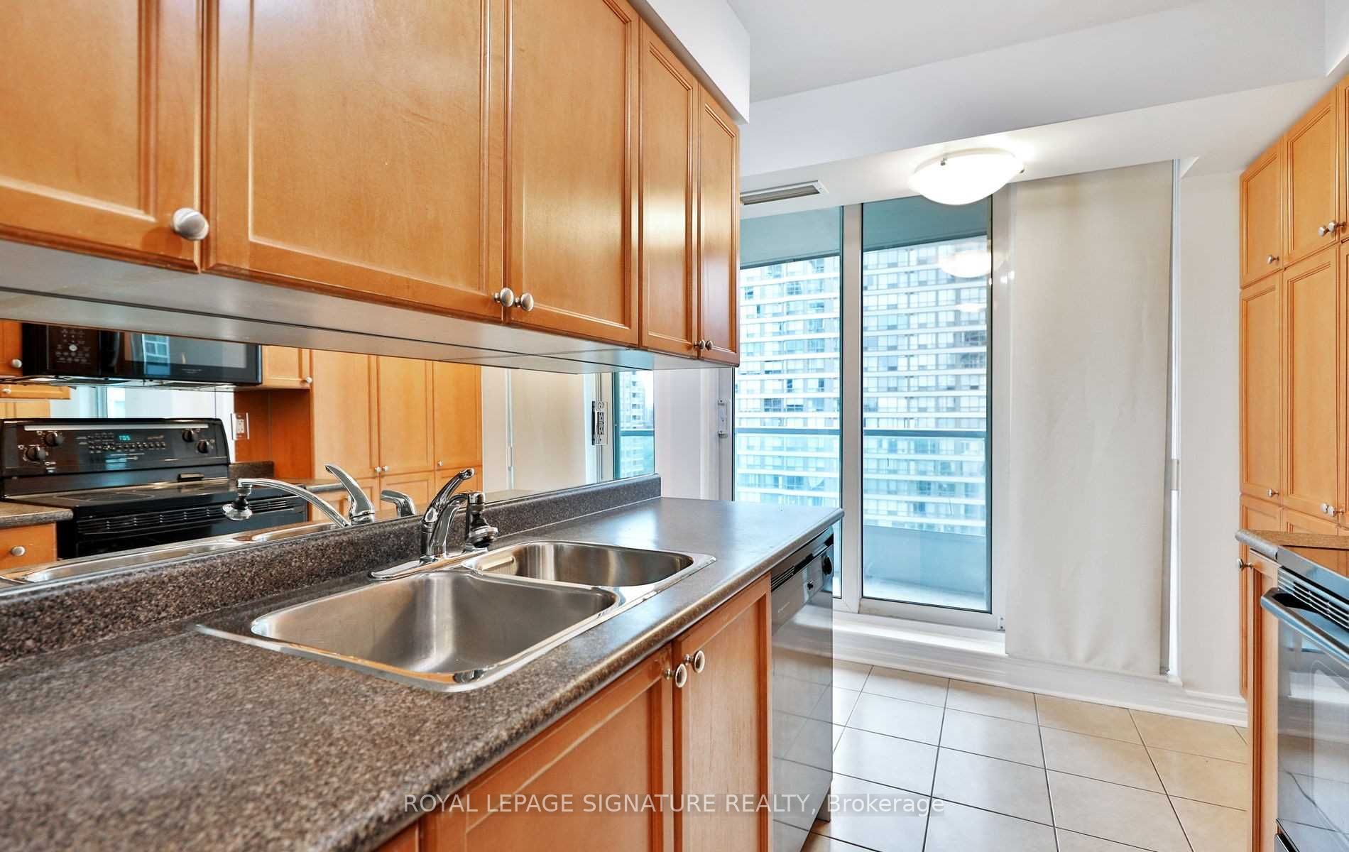 1 Elm Drive W 1605, Mississauga, ON L5B 4M1 photo 5