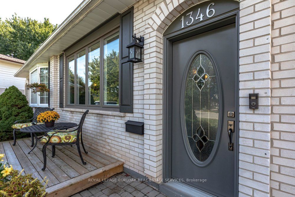 1346 Roylen Road, Oakville, ON L6H 1V4 photo 3