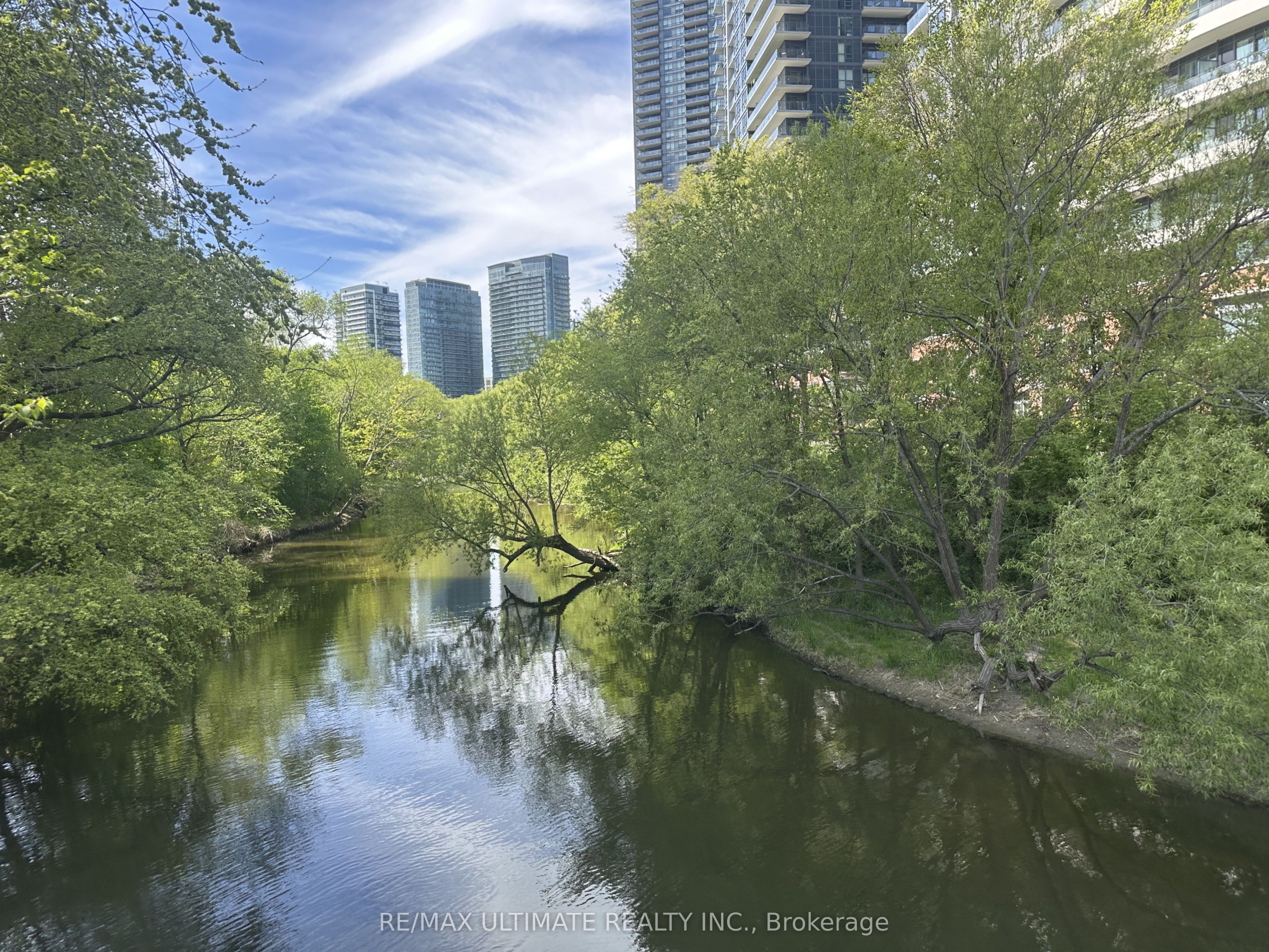 2212 Lake Shore Boulevard W TH01, Toronto, ON M8V 0C2