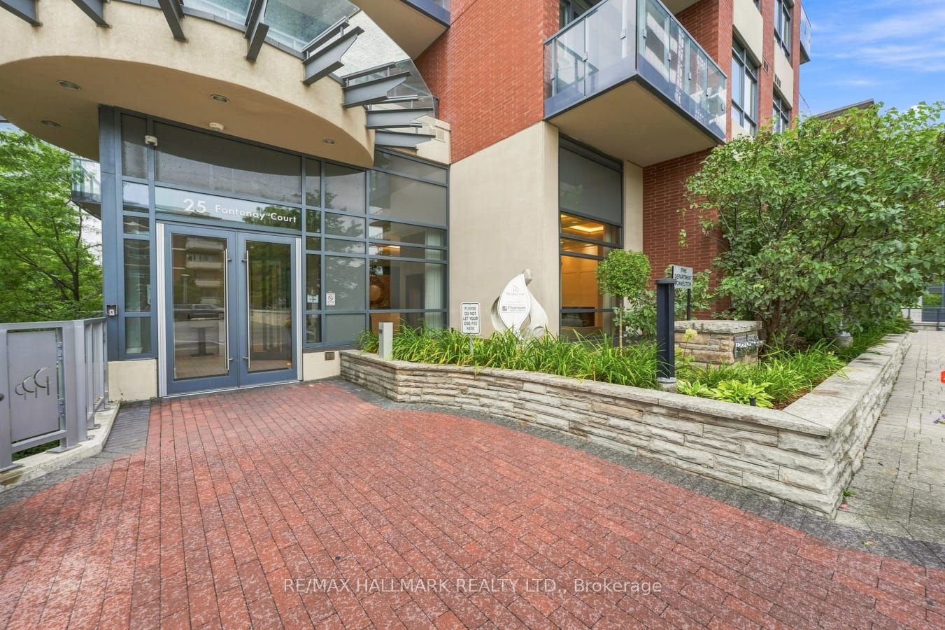 25 Fontenay Court 905, Toronto, ON M9A 0C4 photo 2
