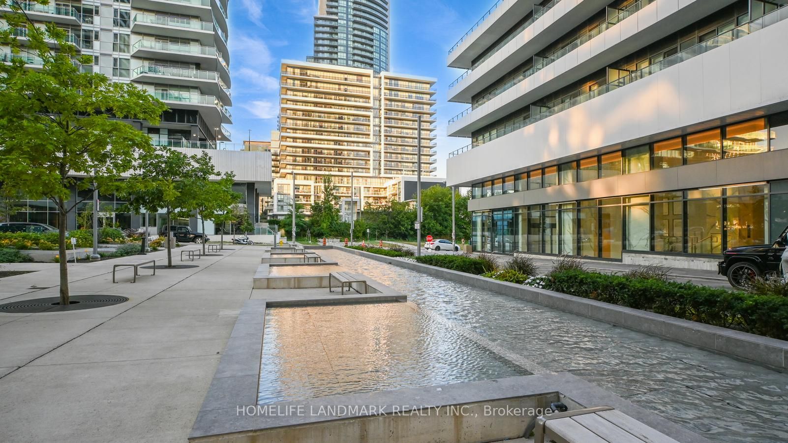 30 Shore Breeze Drive 4811, Toronto, ON M8V 0J1 photo 2