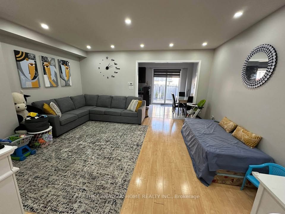 303 Robert Parkinson Drive, Brampton, ON L7A 4W9 photo 3