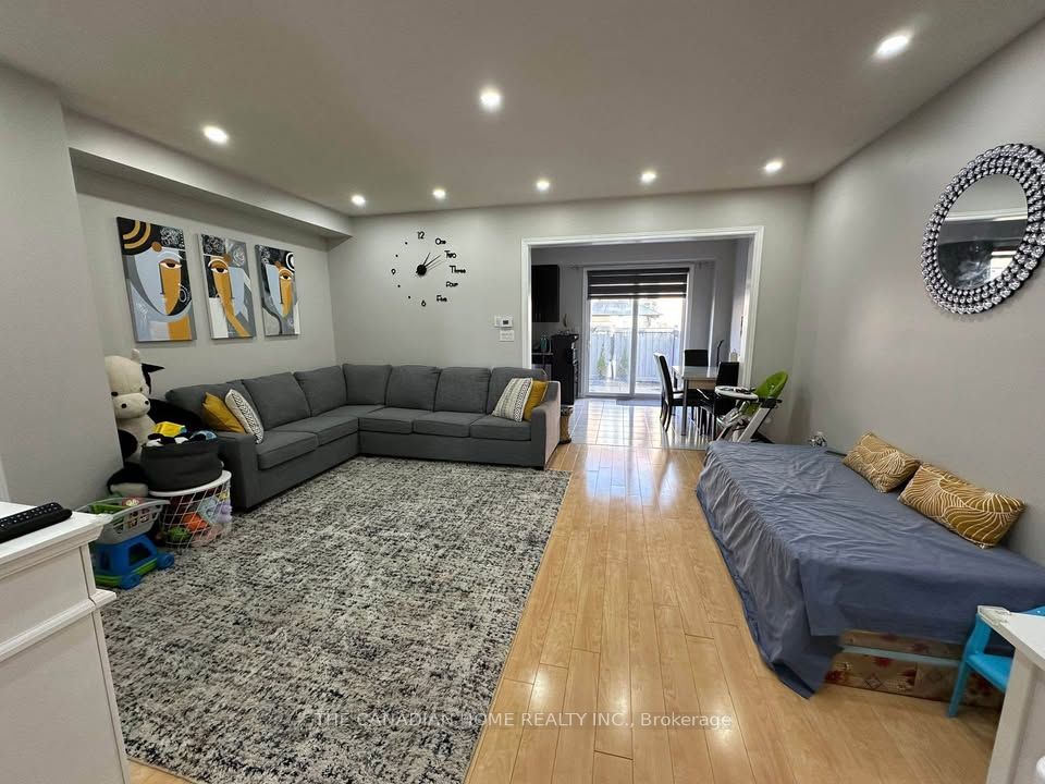 303 Robert Parkinson Drive, Brampton, ON L7A 4W9 photo 4
