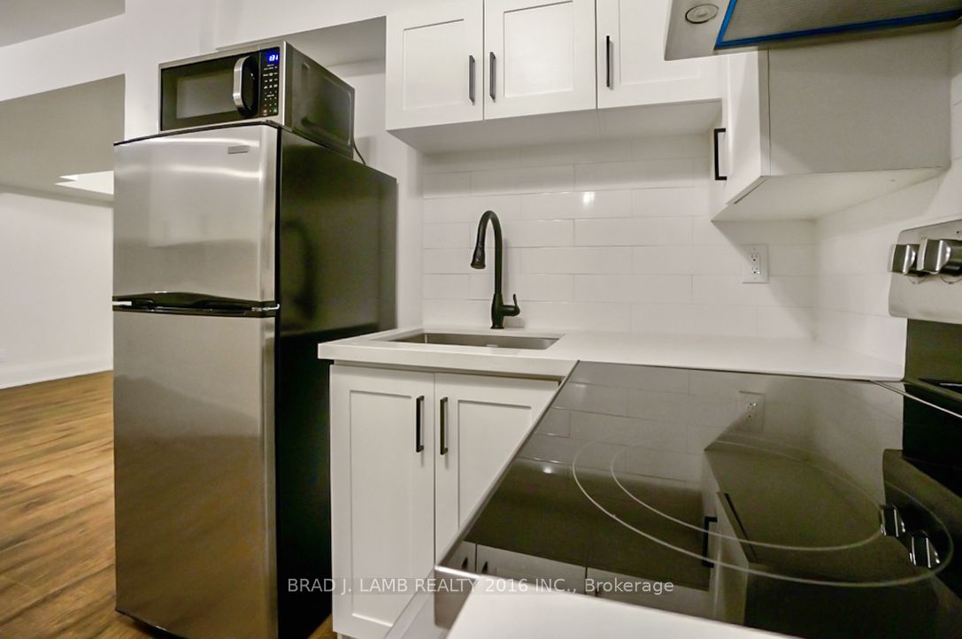 731 Indian Road 3, Toronto, ON M6P 2C9 photo 4
