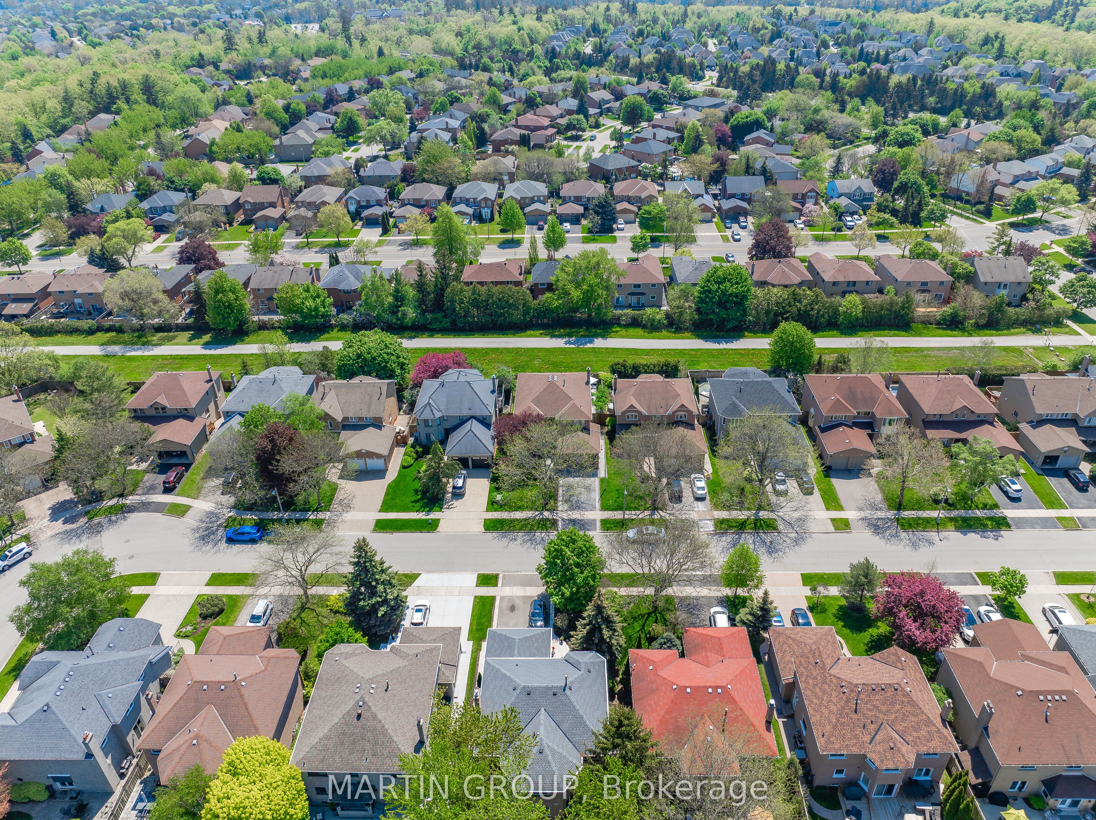 376 Carrier Lane, Oakville, ON L6H 5E9 photo 3