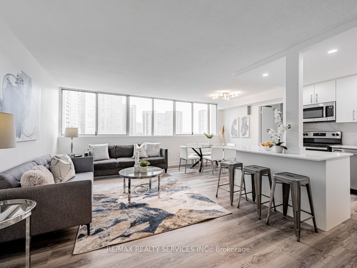 3590 Kaneff Crescent 1108, Mississauga, ON L5A 3X3 photo 4