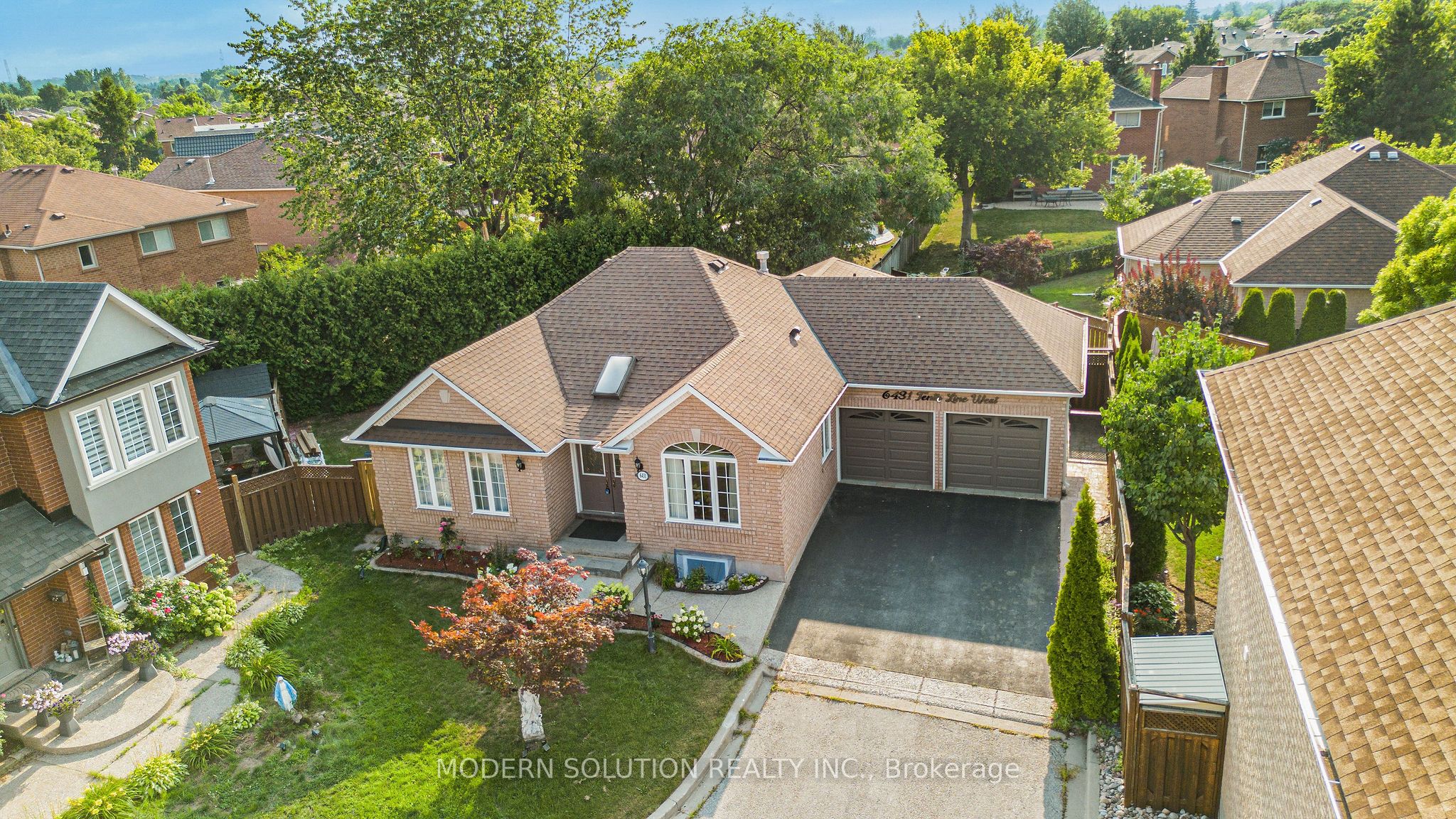6431 Tenth Line W, Mississauga, ON L5N 7J5 photo 2