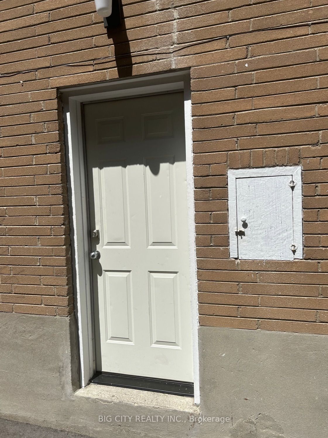 107 BROOKHAVEN Drive Lower, Toronto, ON M6M 4P1 photo 2