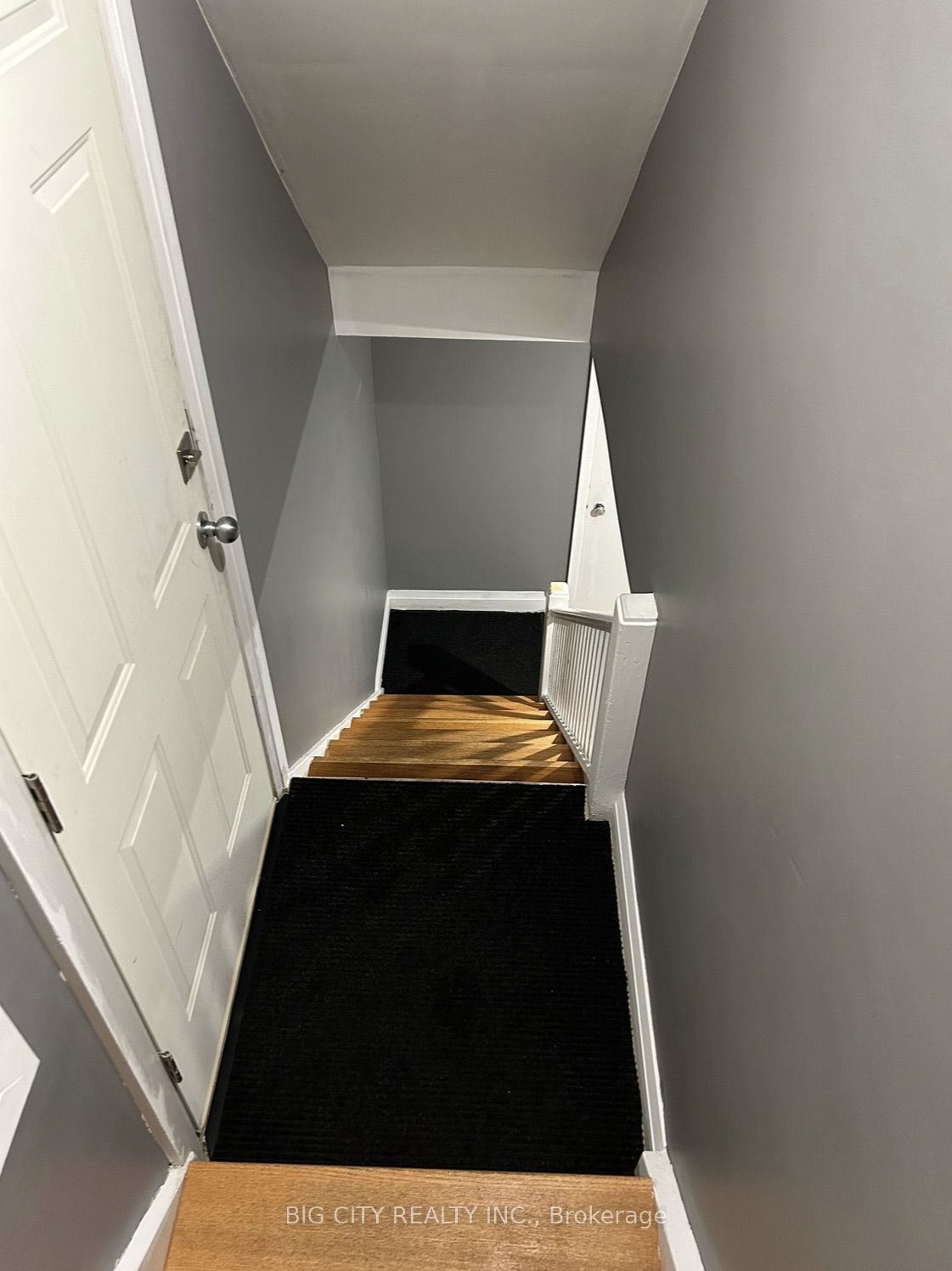 107 BROOKHAVEN Drive Lower, Toronto, ON M6M 4P1 photo 4