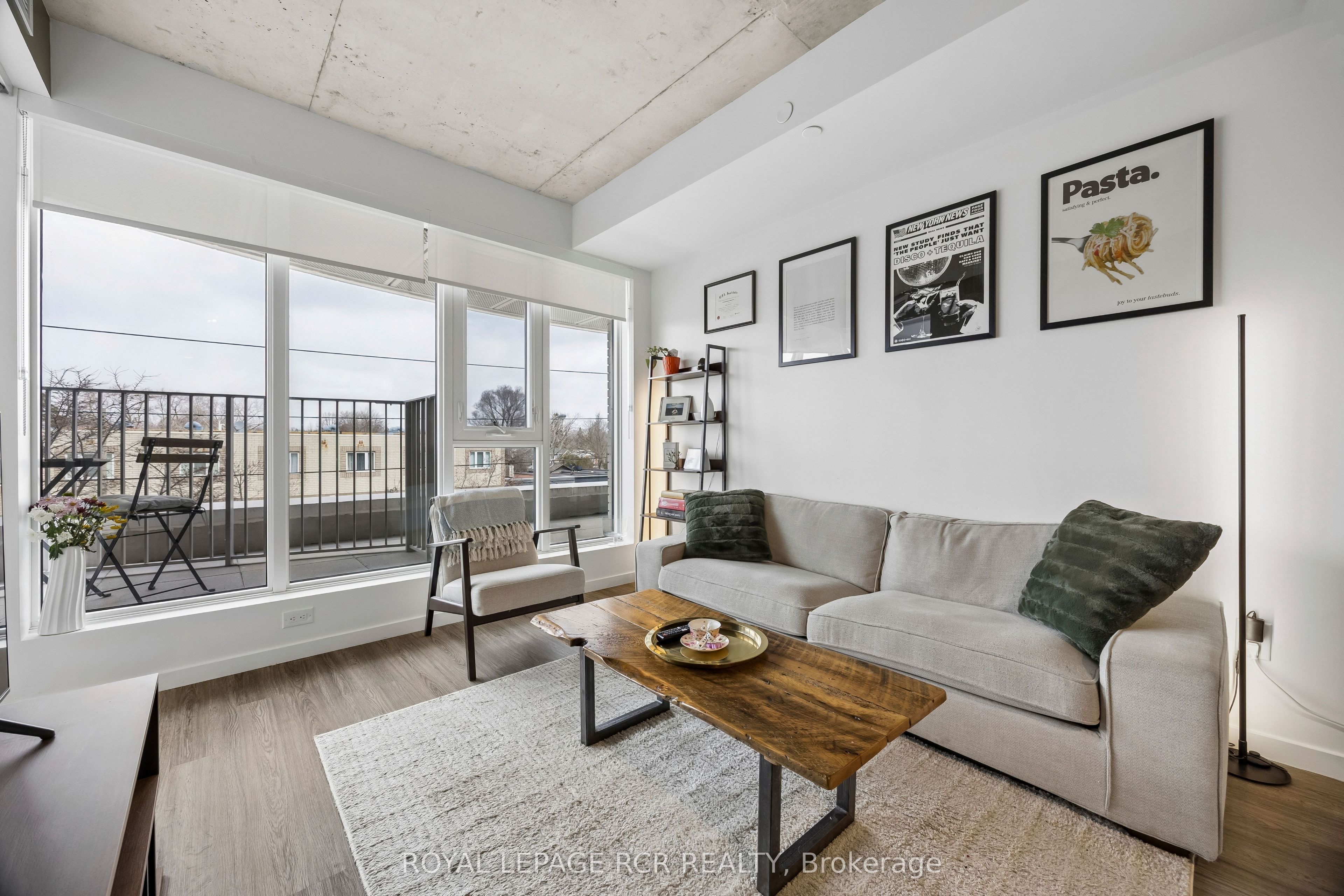 689 The Queensway 321, Toronto, ON M8Y 0C8 photo 4