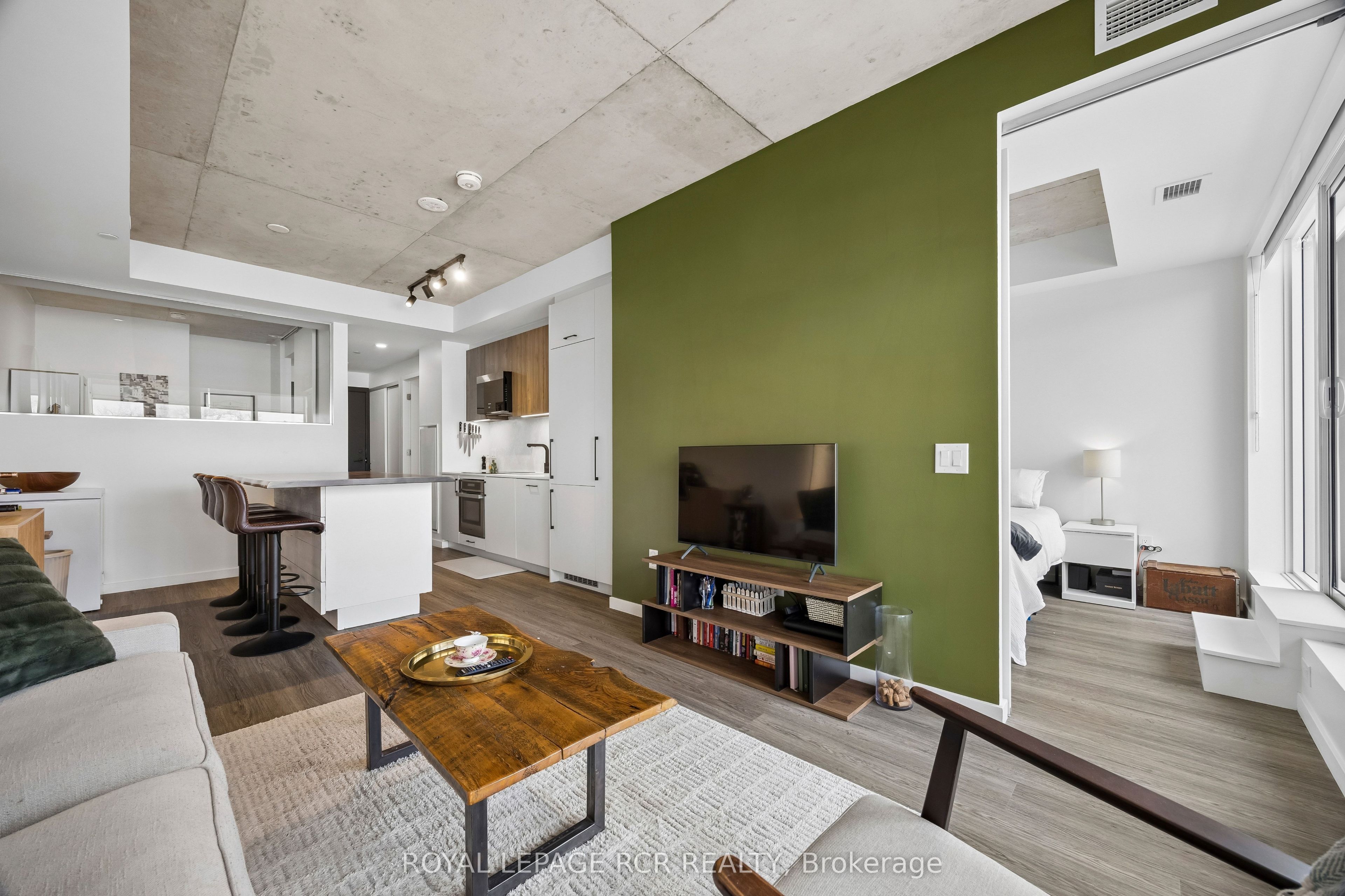 689 The Queensway 321, Toronto, ON M8Y 0C8 photo 5