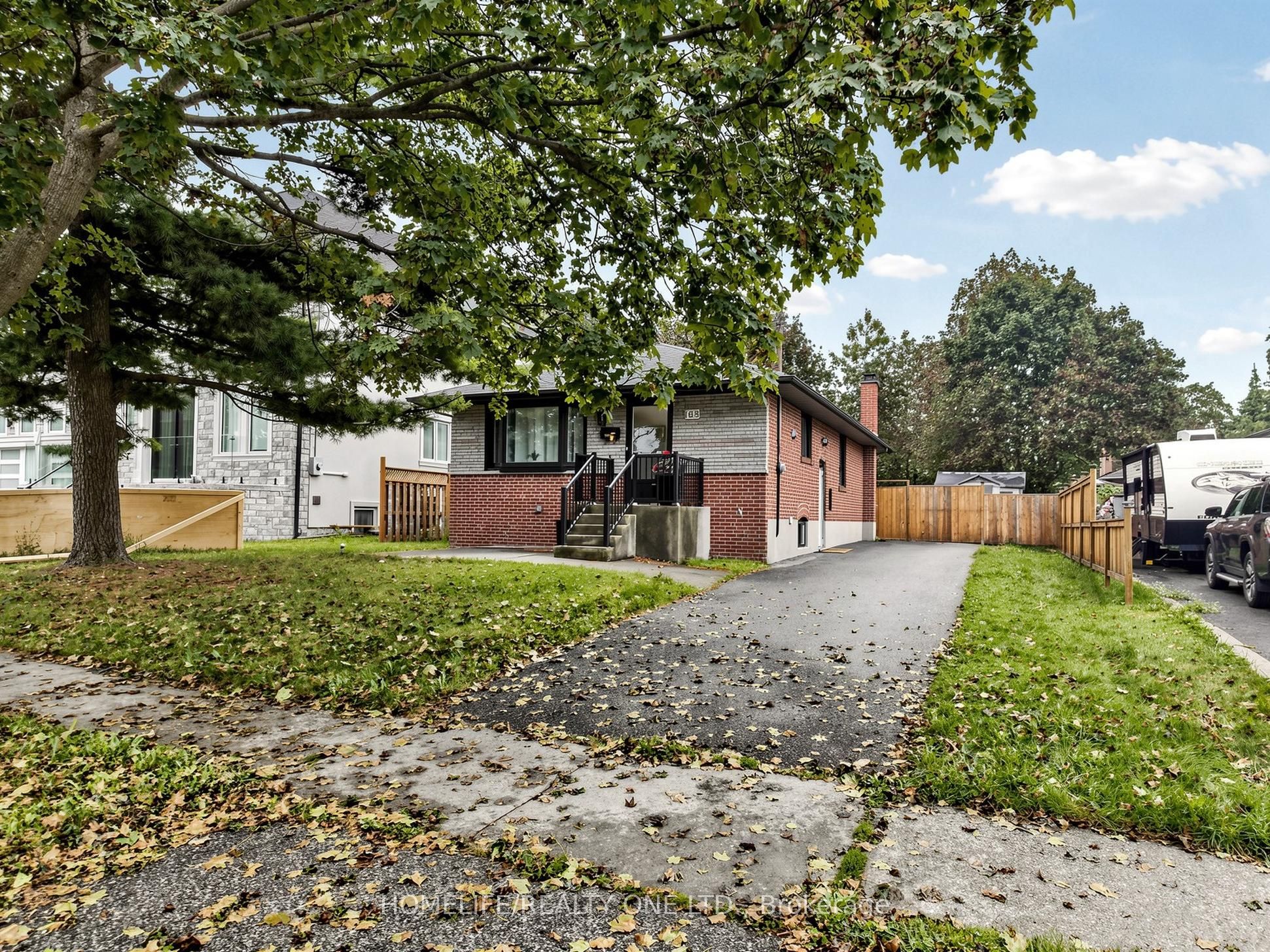 168 Wincott Drive, Toronto, ON M9R 2P8