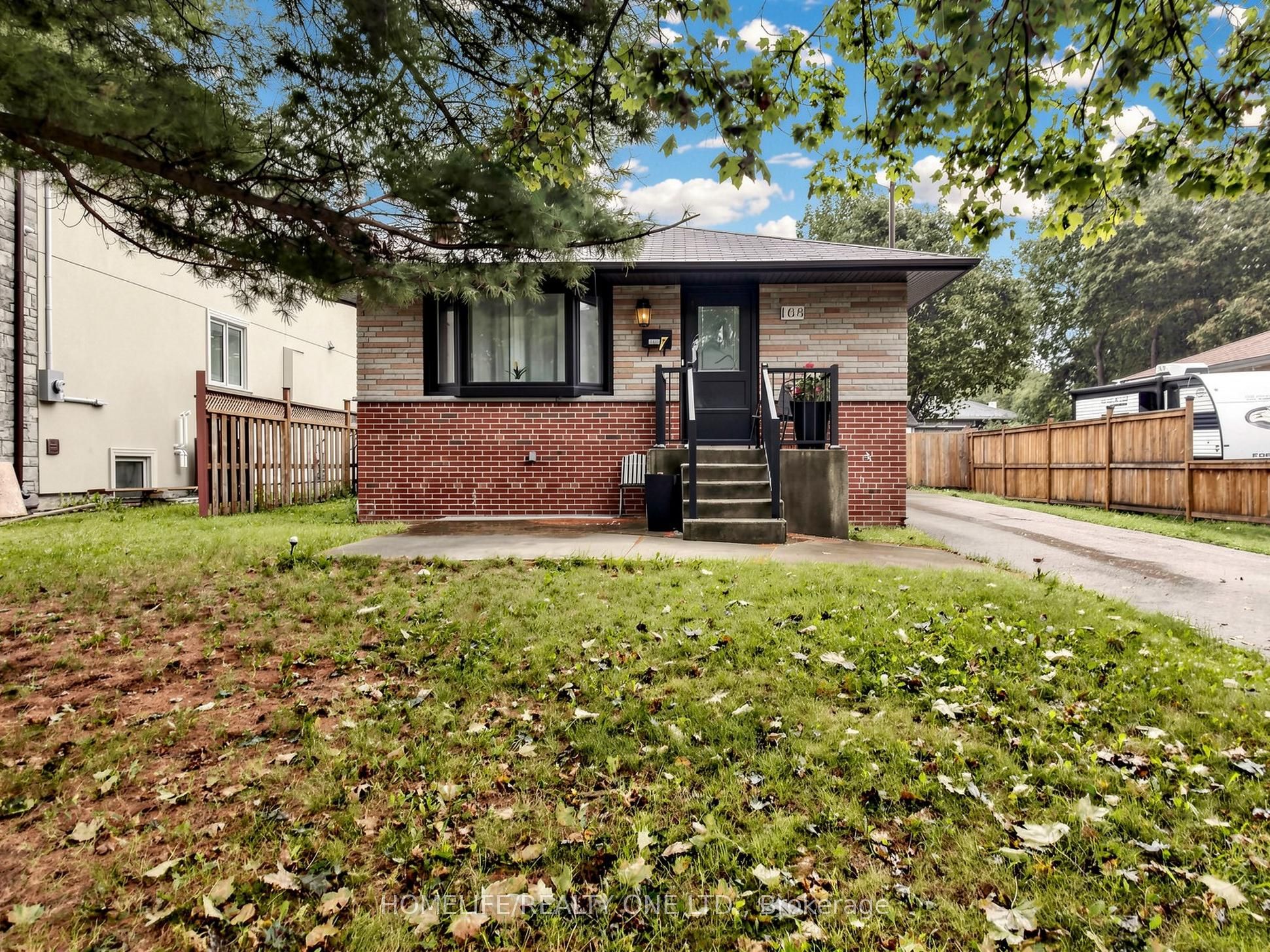 168 Wincott Drive, Toronto, ON M9R 2P8 photo 2