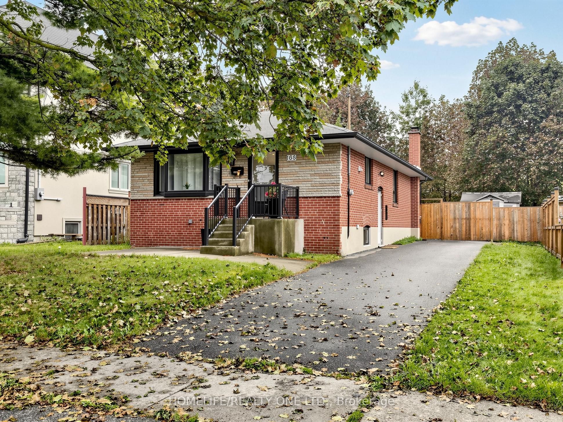 168 Wincott Drive, Toronto, ON M9R 2P8 photo 3