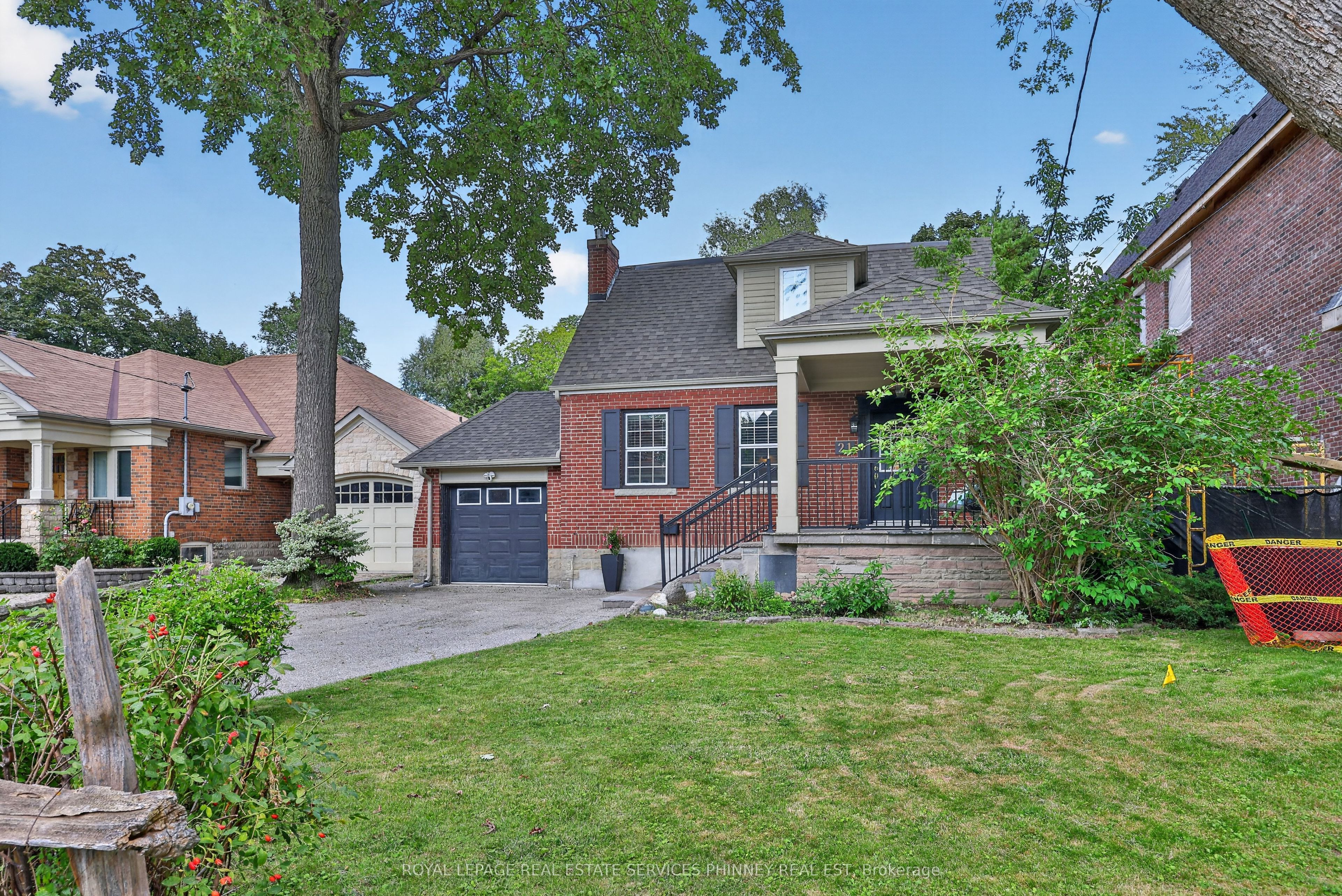 21 Cumberland Drive, Mississauga, ON L5G 3M7 photo 2