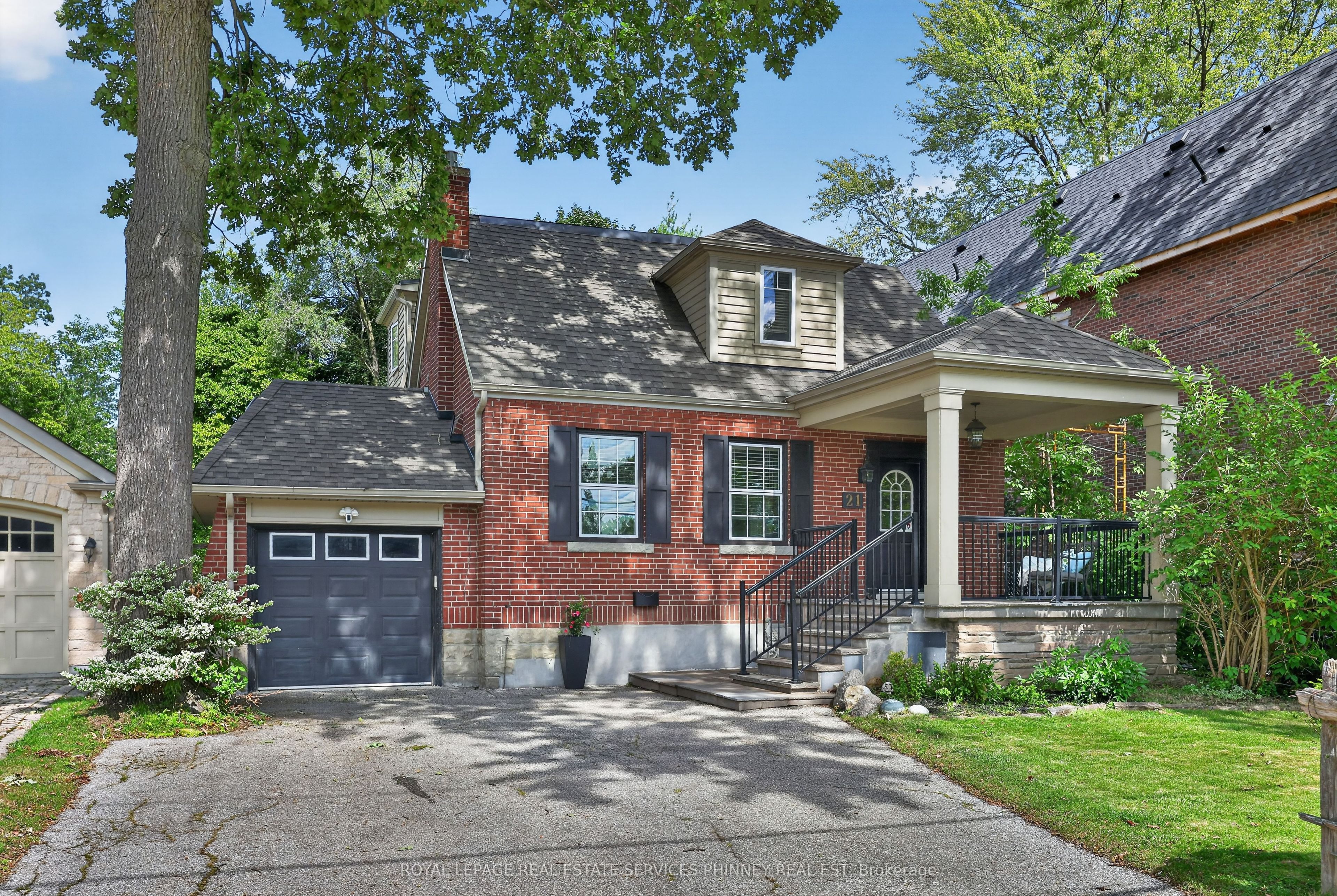 21 Cumberland Drive, Mississauga, ON L5G 3M7 photo 3