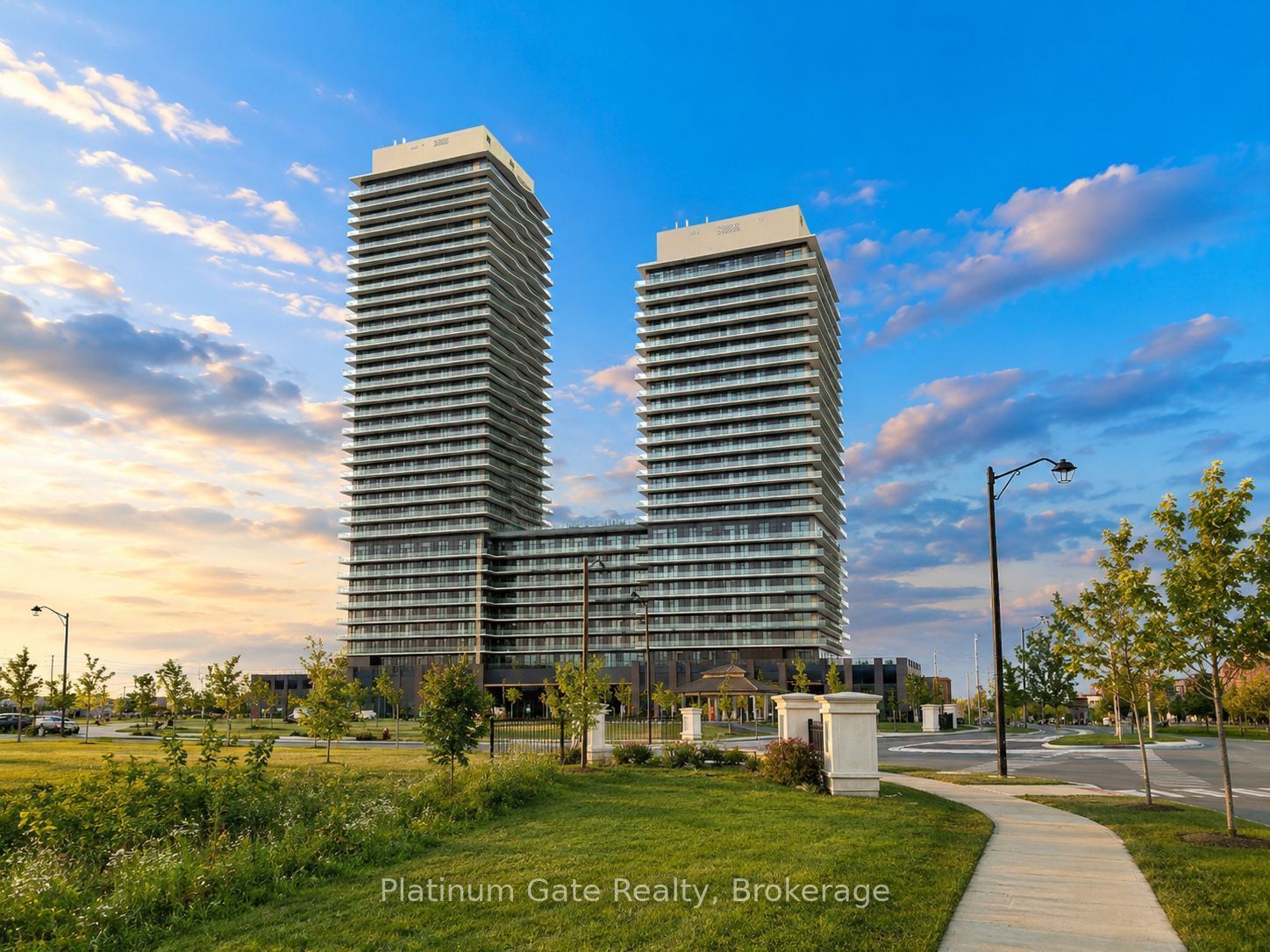 15 Skyridge Drive 1621, Brampton, ON L6P 4S3