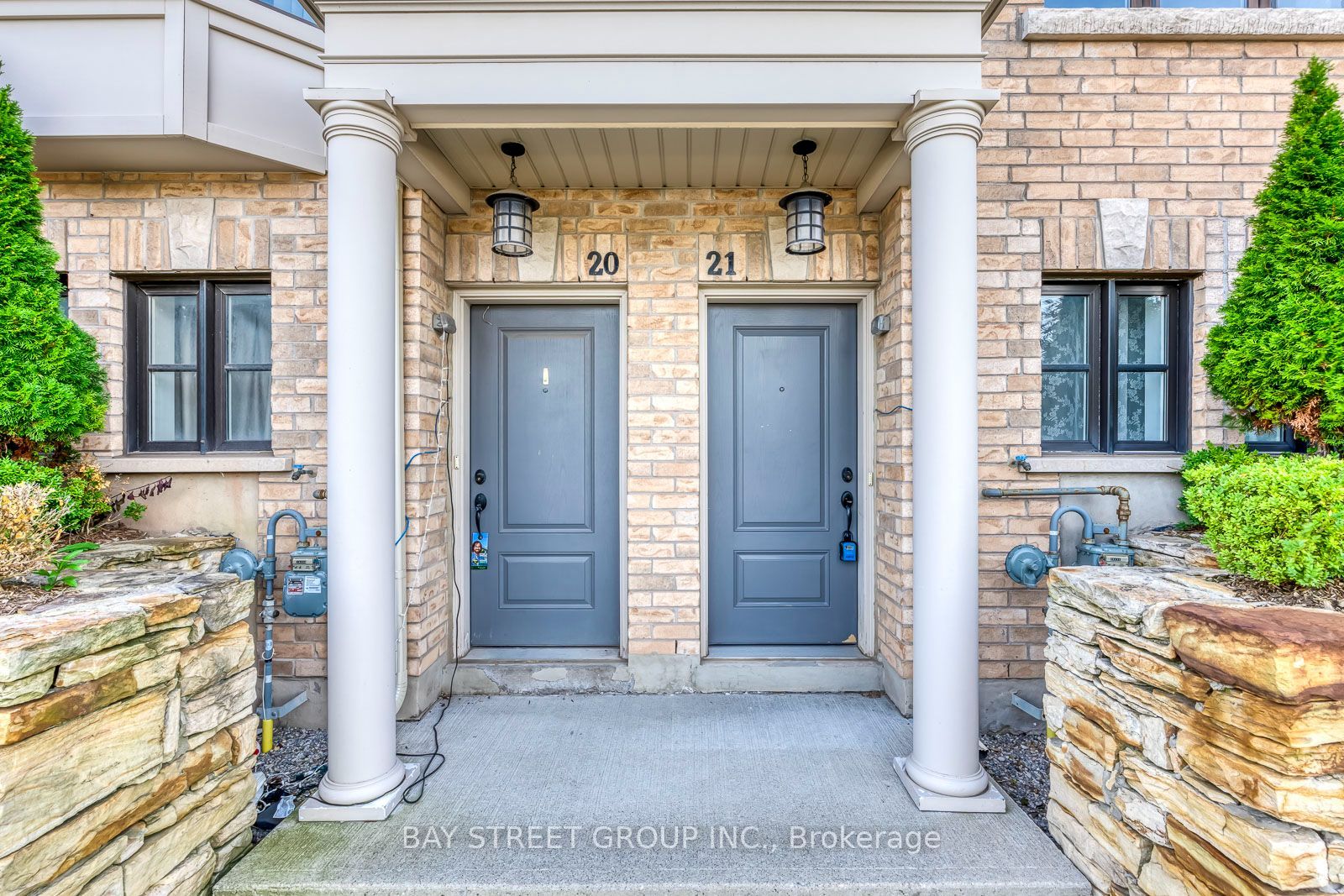 2172 Trafalgar Road #21, Oakville, ON L6H 0N3 photo 2