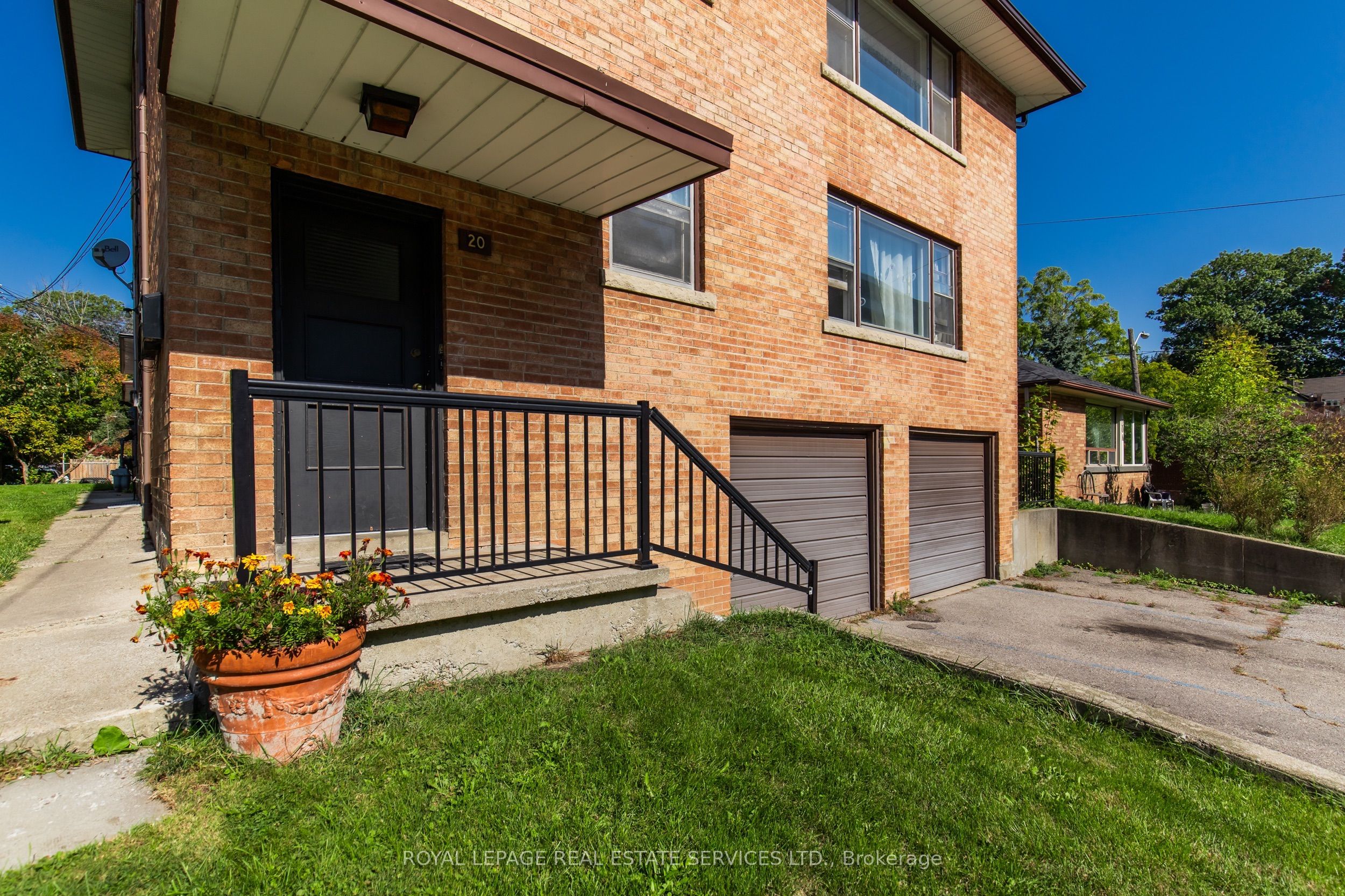 20 Park Boulevard, Toronto, ON M8W 1G7 photo 2