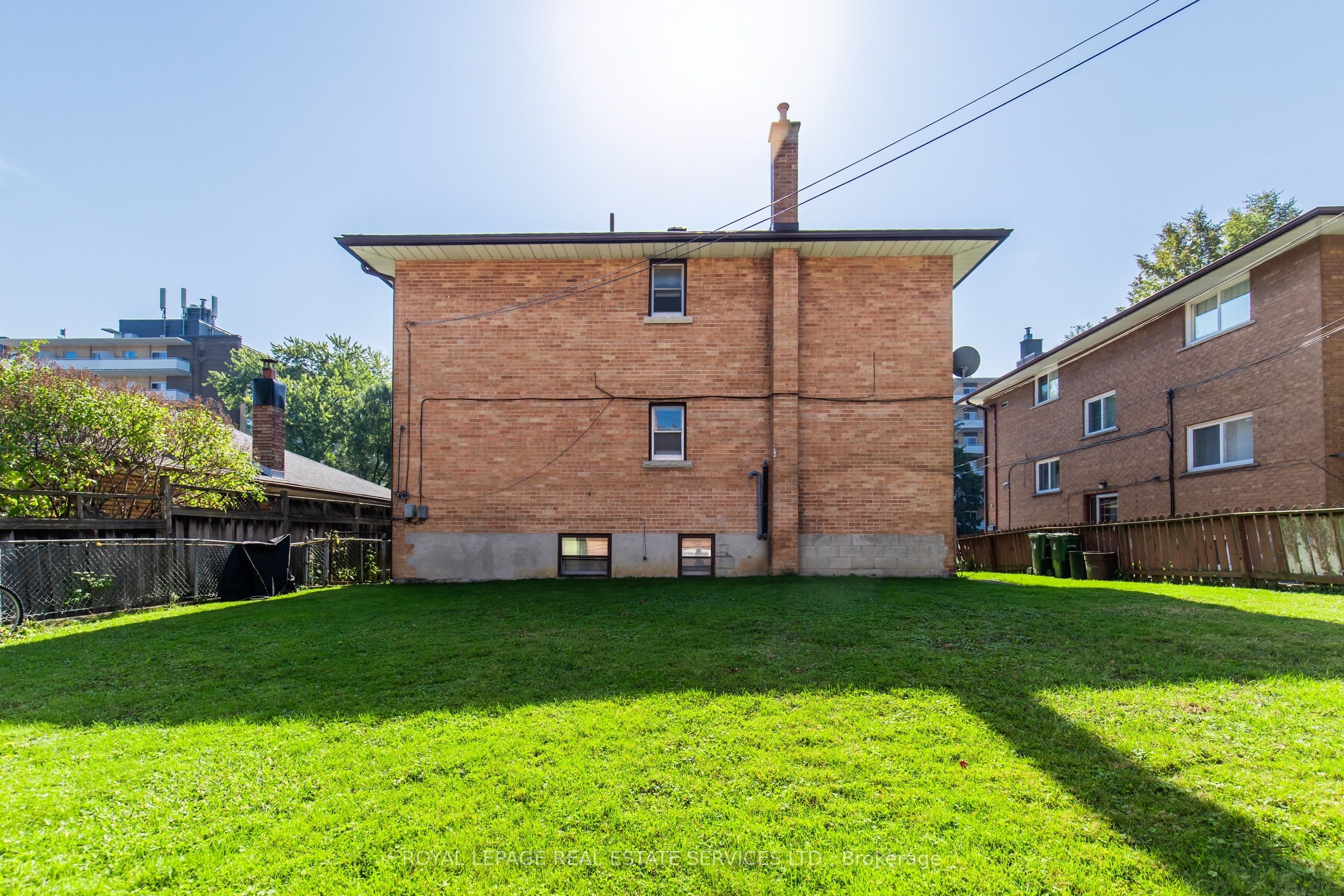 20 Park Boulevard, Toronto, ON M8W 1G7 photo 4