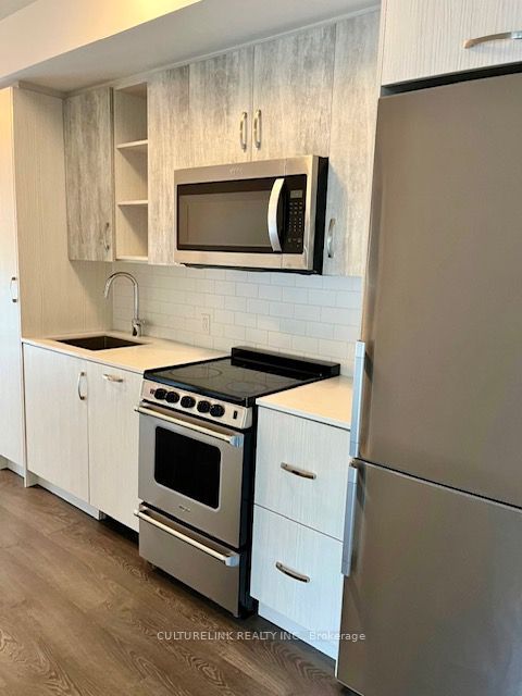 251 Manitoba Street 602, Toronto, ON M8Y 0C7 photo 5