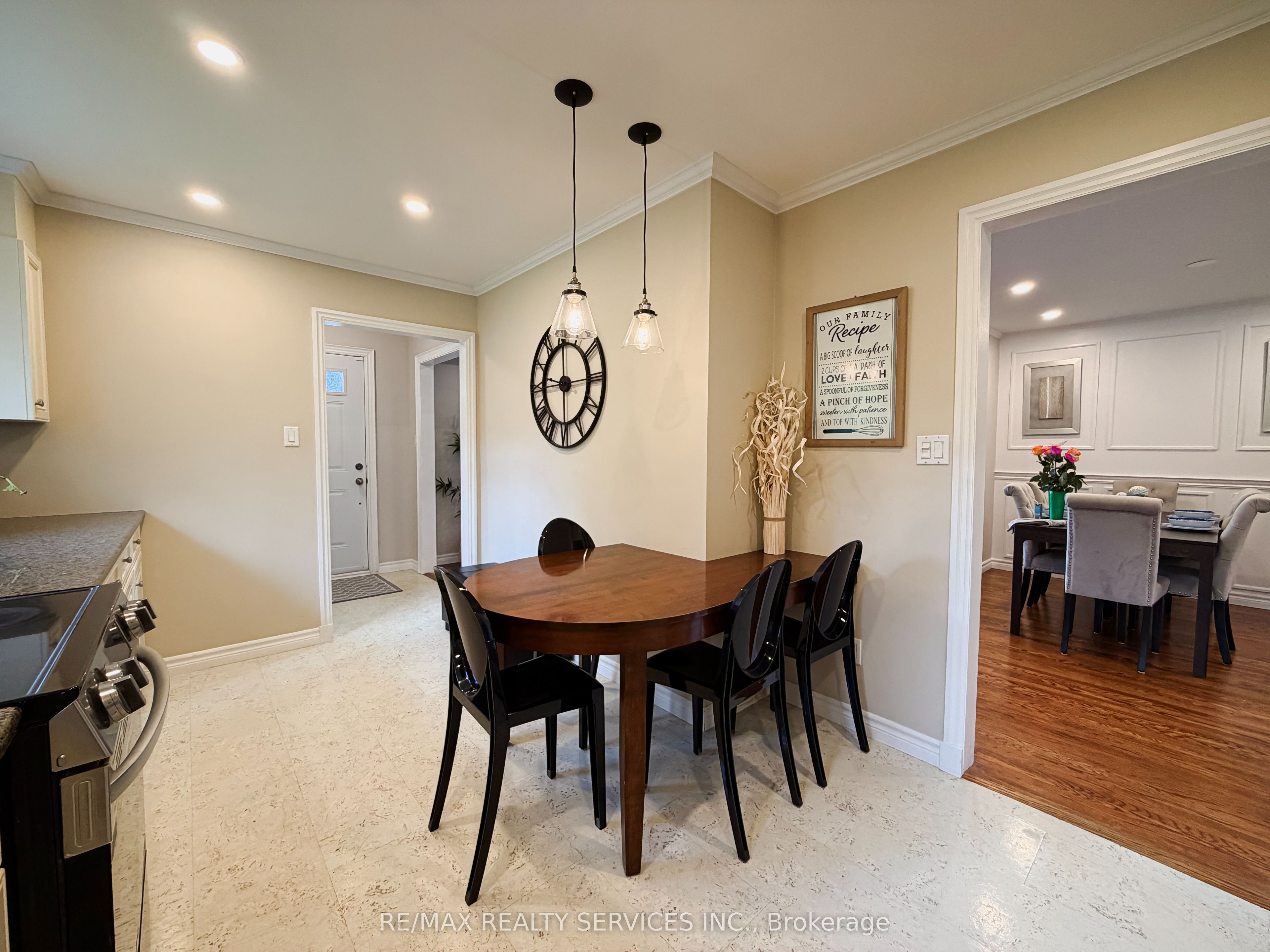 238 Laurier Avenue, Milton, ON L9T 3V6 photo 4