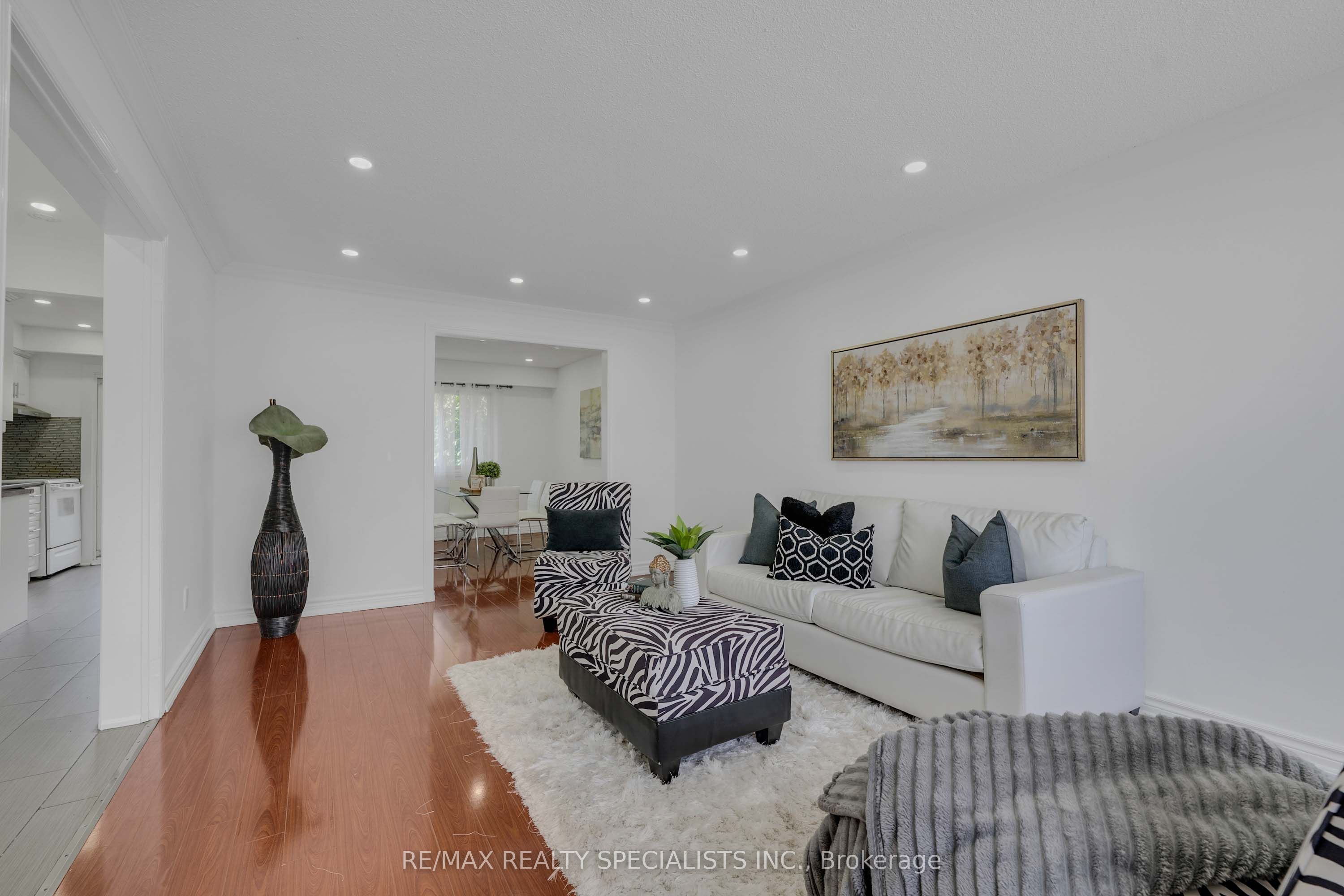 3525 Brandon Gate Drive 11, Mississauga, ON L4T 3M3 photo 5
