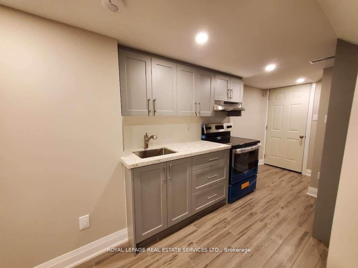 39 Vezna Crescent Bsmt, Brampton, ON L6X 5K5 photo 3