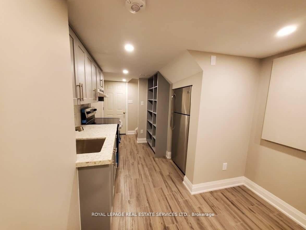 39 Vezna Crescent Bsmt, Brampton, ON L6X 5K5 photo 5