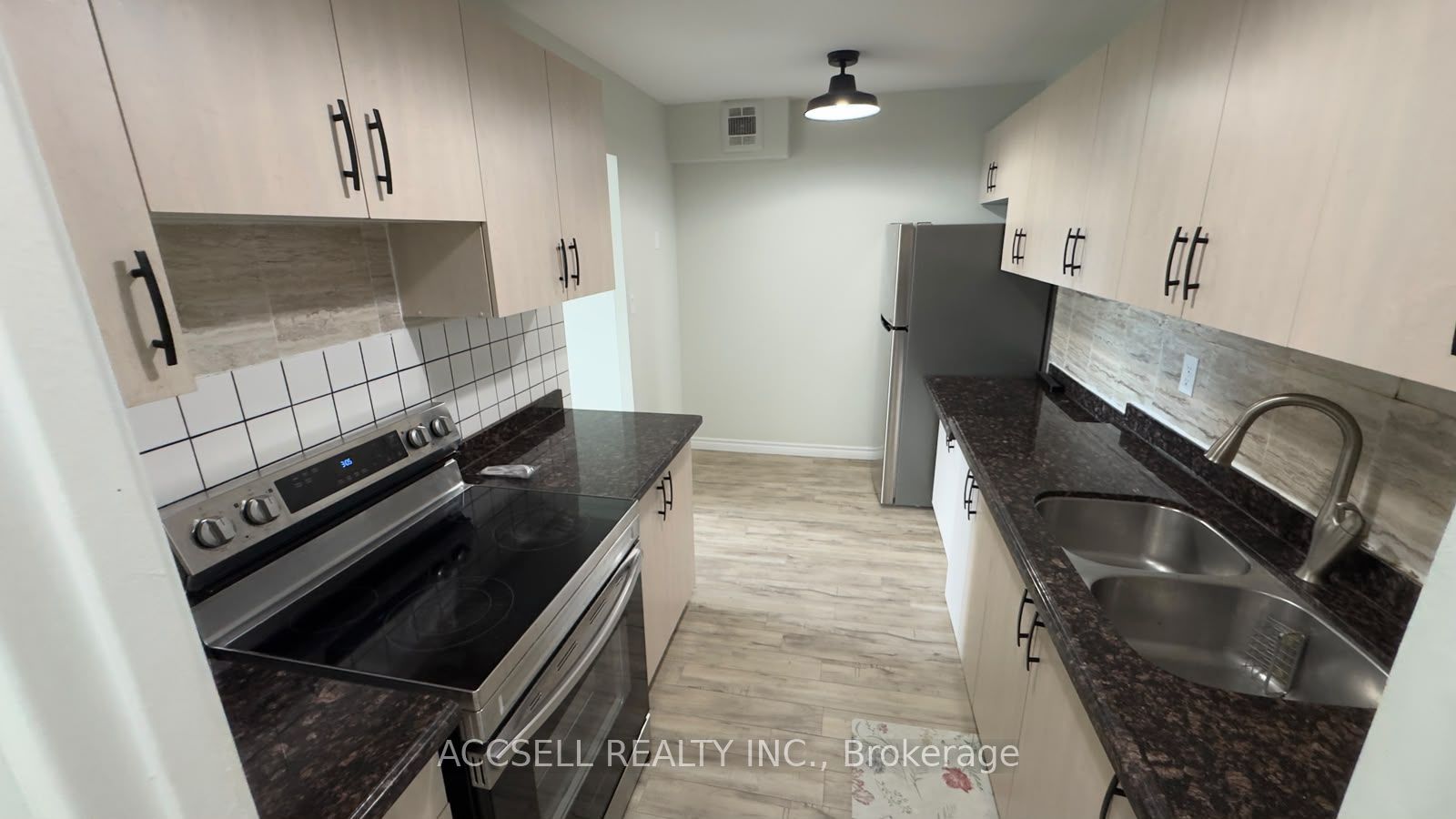 335 Driftwood Avenue 412, Toronto, ON M3N 2P3 photo 4