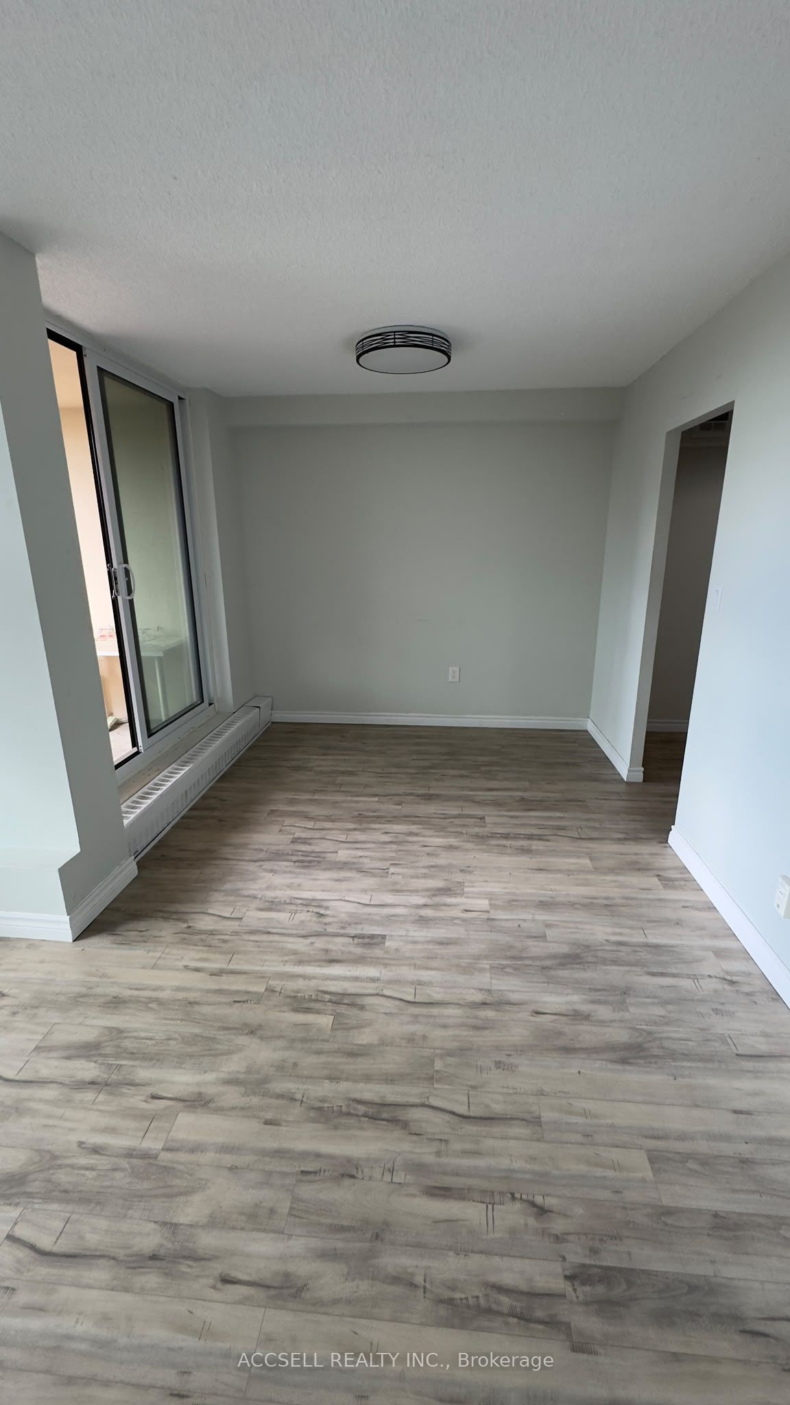 335 Driftwood Avenue 412, Toronto, ON M3N 2P3 photo 5