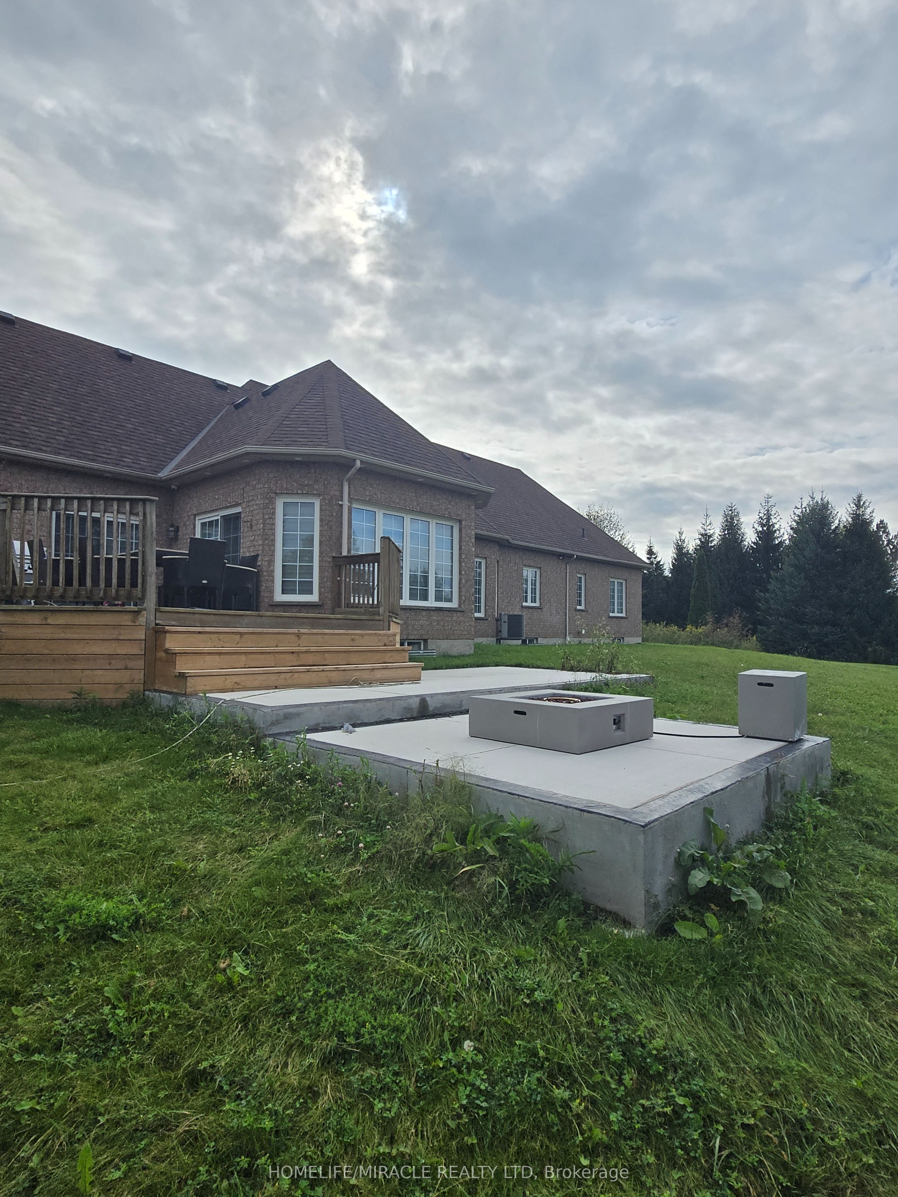 11045 Inglis Drive, Milton, ON L0P 1B0