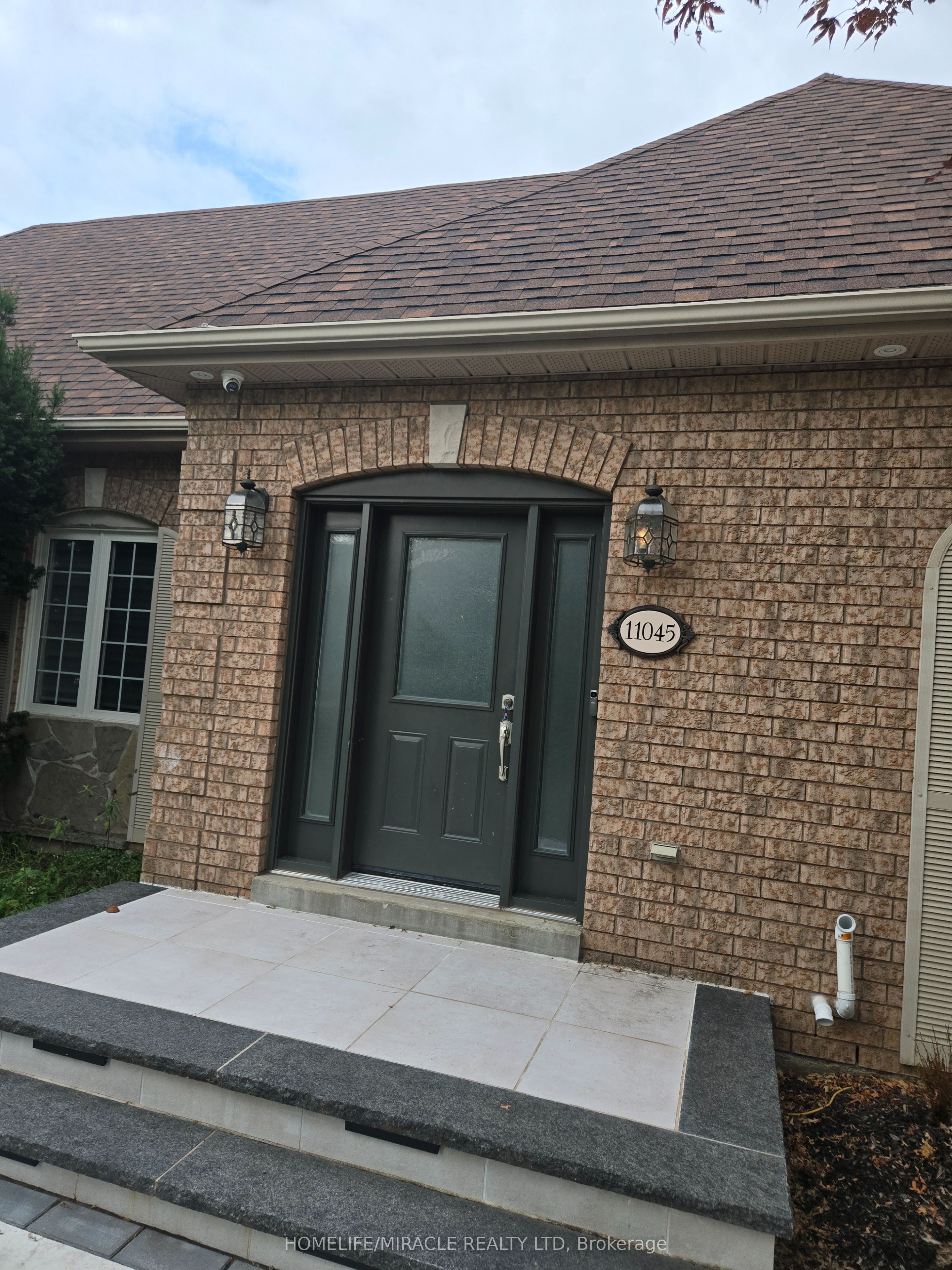 11045 Inglis Drive, Milton, ON L0P 1B0 photo 3