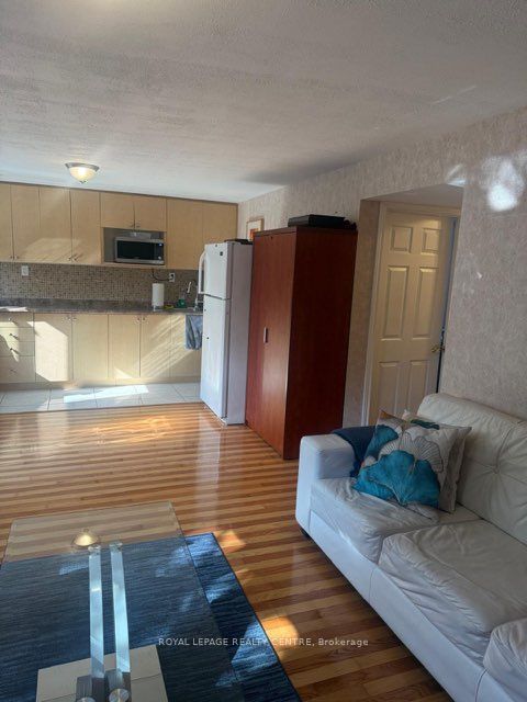 2434 Mainroyal Street, Mississauga, ON L5L 1C9 photo 3