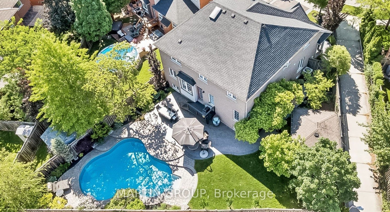 2283 Briargrove Circle, Oakville, ON L6M 5A5 photo 3