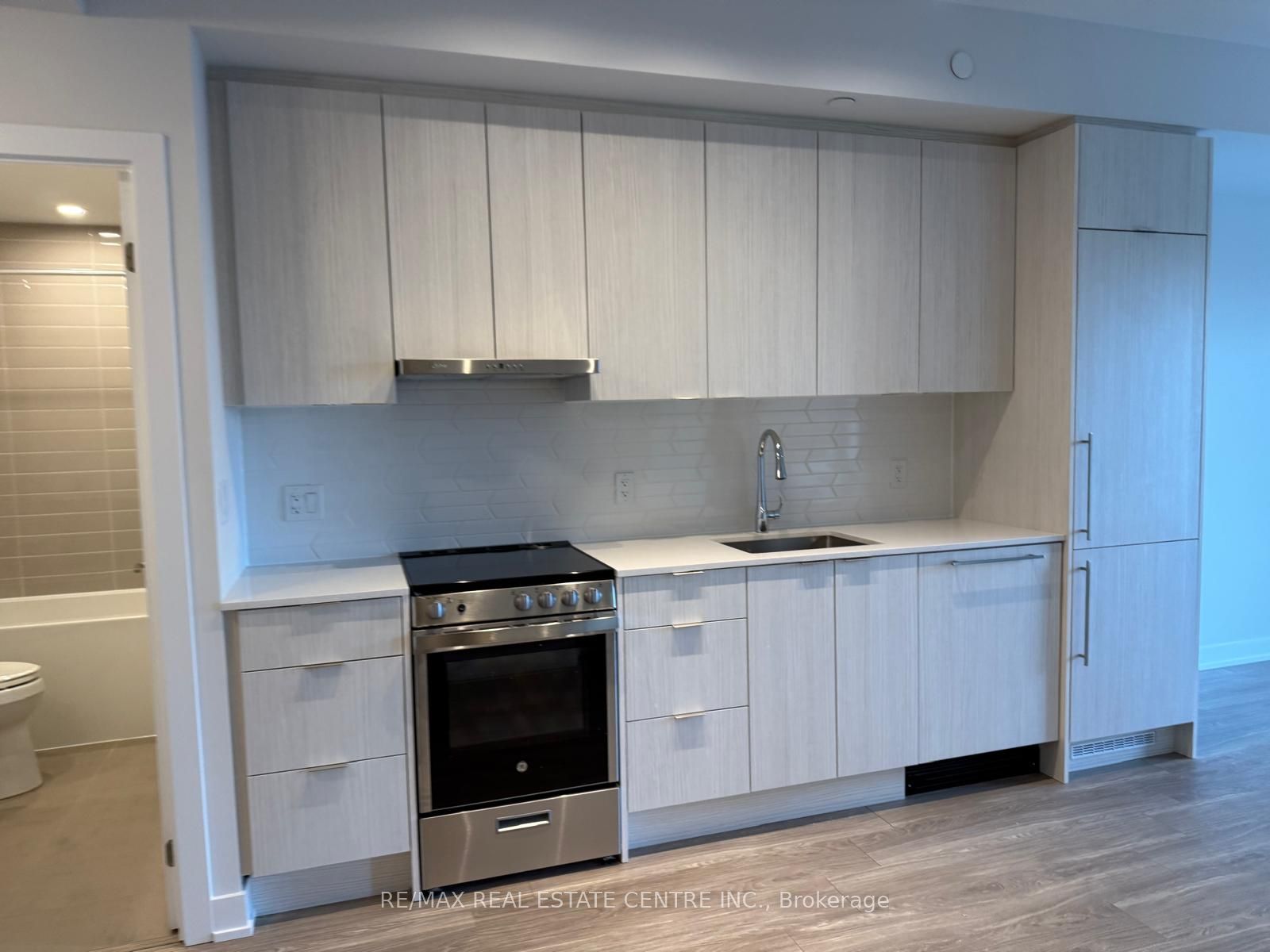 430 Square One Drive 703, Mississauga, ON L5B 0L6 photo 4