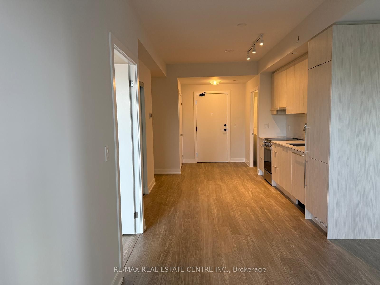 430 Square One Drive 703, Mississauga, ON L5B 0L6 photo 5