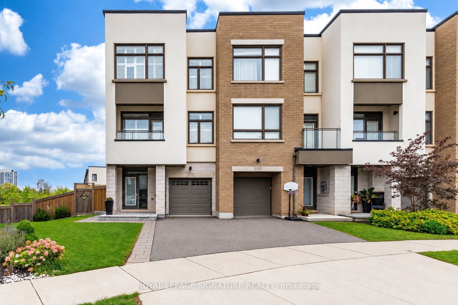 3121 Mintwood Circle, Oakville, ON L6H 0P2
