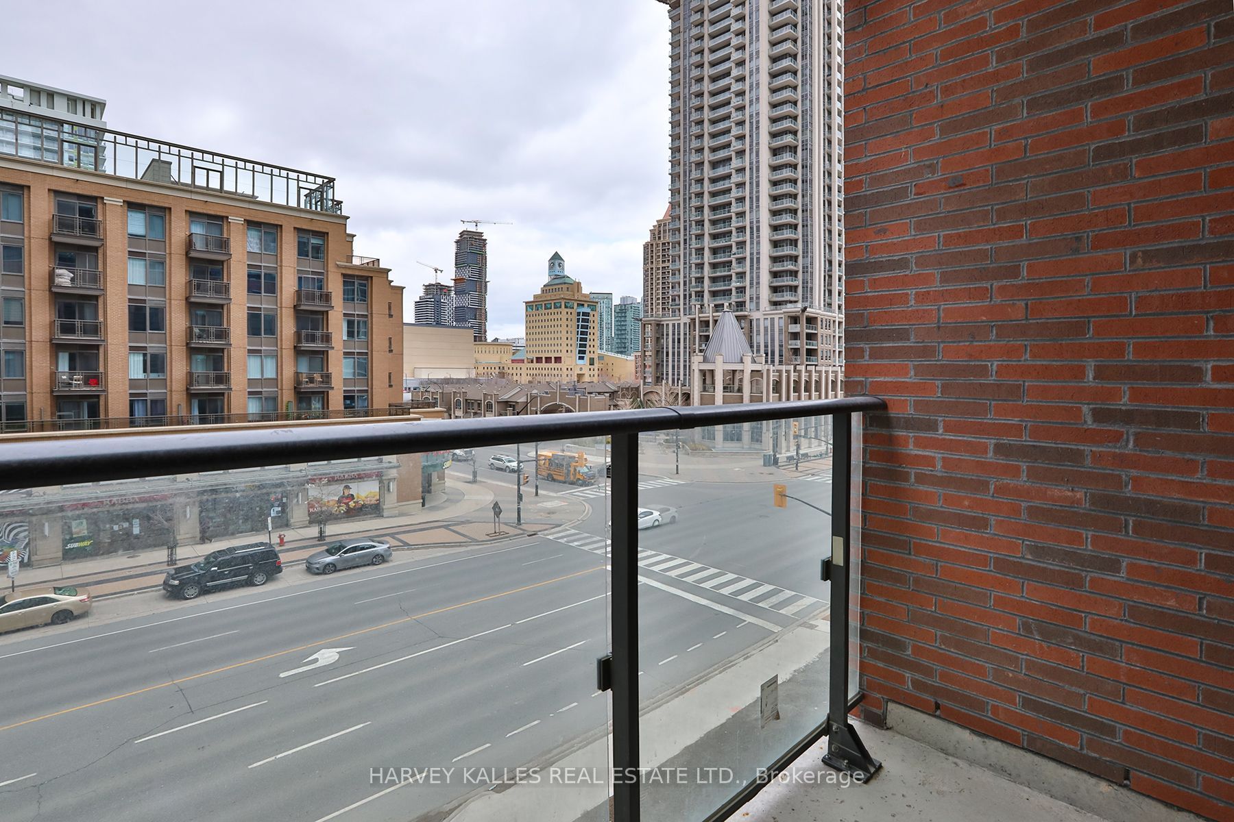 430 Square One Drive 306, Mississauga, ON L5B 0L6 photo 3
