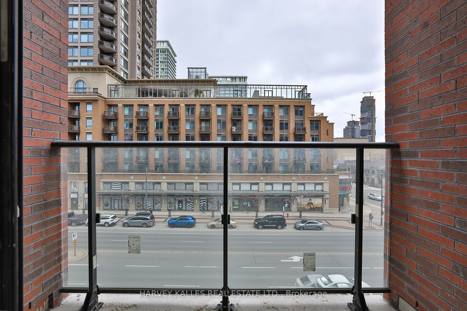 430 Square One Drive 306, Mississauga, ON L5B 0L6 photo 4